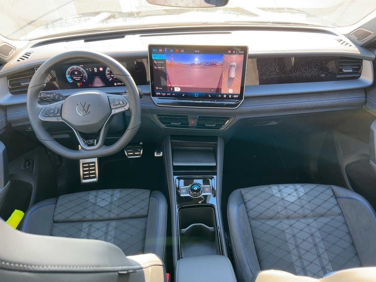 Fahrzeugabbildung Volkswagen Tayron TDI DSG R-Line AHK Pano BlackStyle Pano