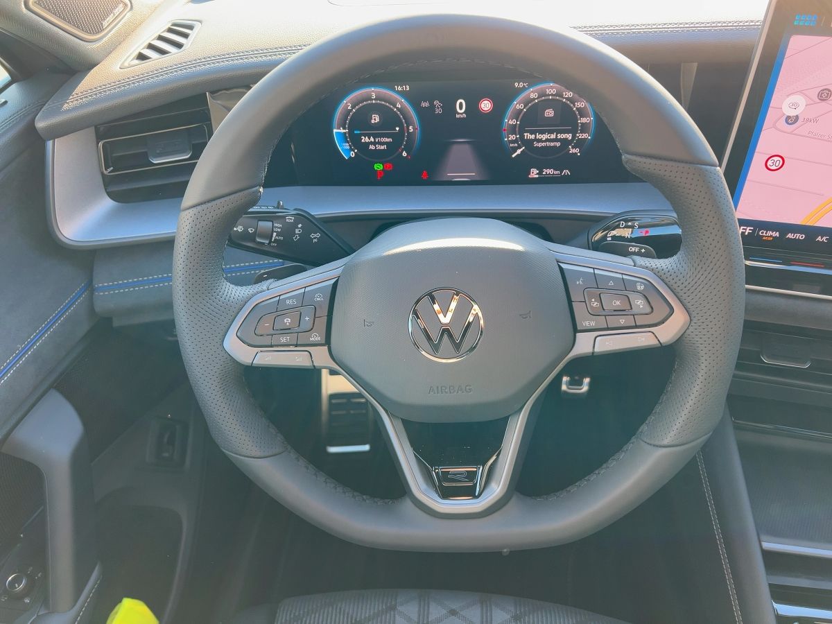 Fahrzeugabbildung Volkswagen Tayron TDI DSG R-Line AHK Pano BlackStyle Pano