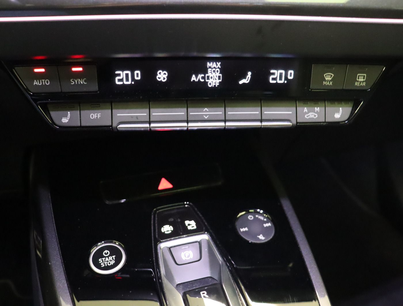 Fahrzeugabbildung Audi Q4 Sportback e-tron 50 quattro S line |Pano|LM