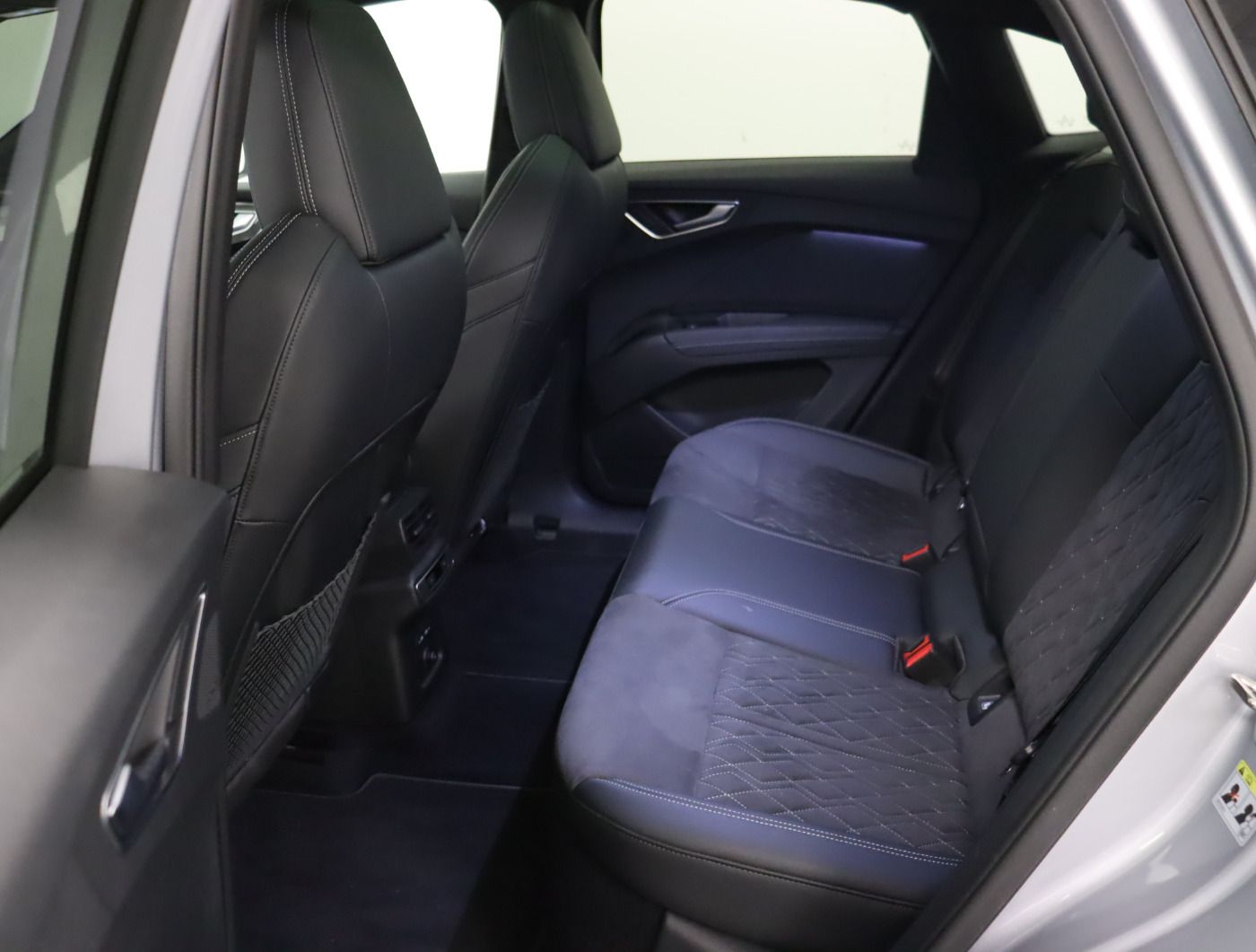 Fahrzeugabbildung Audi Q4 Sportback e-tron 50 quattro S line |Pano|LM