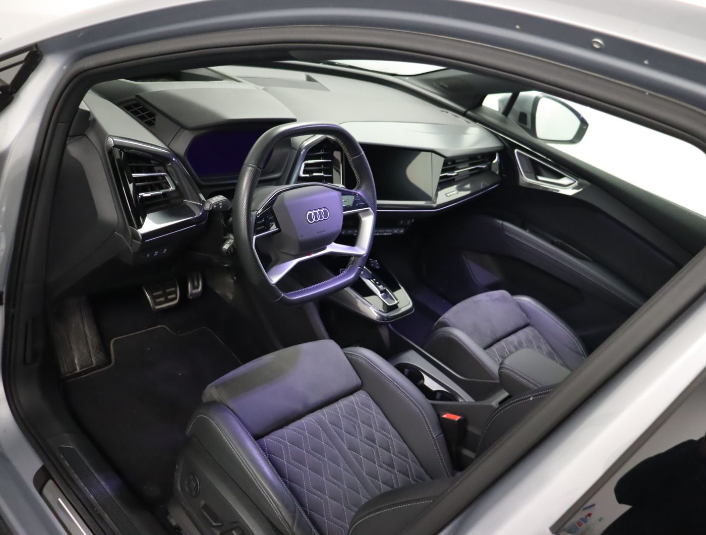Fahrzeugabbildung Audi Q4 Sportback e-tron 50 quattro S line |Pano|LM