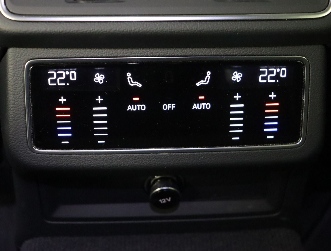 Fahrzeugabbildung Audi A6 Avant 40 TDI quattro S tronic Sport |AHK|ACC