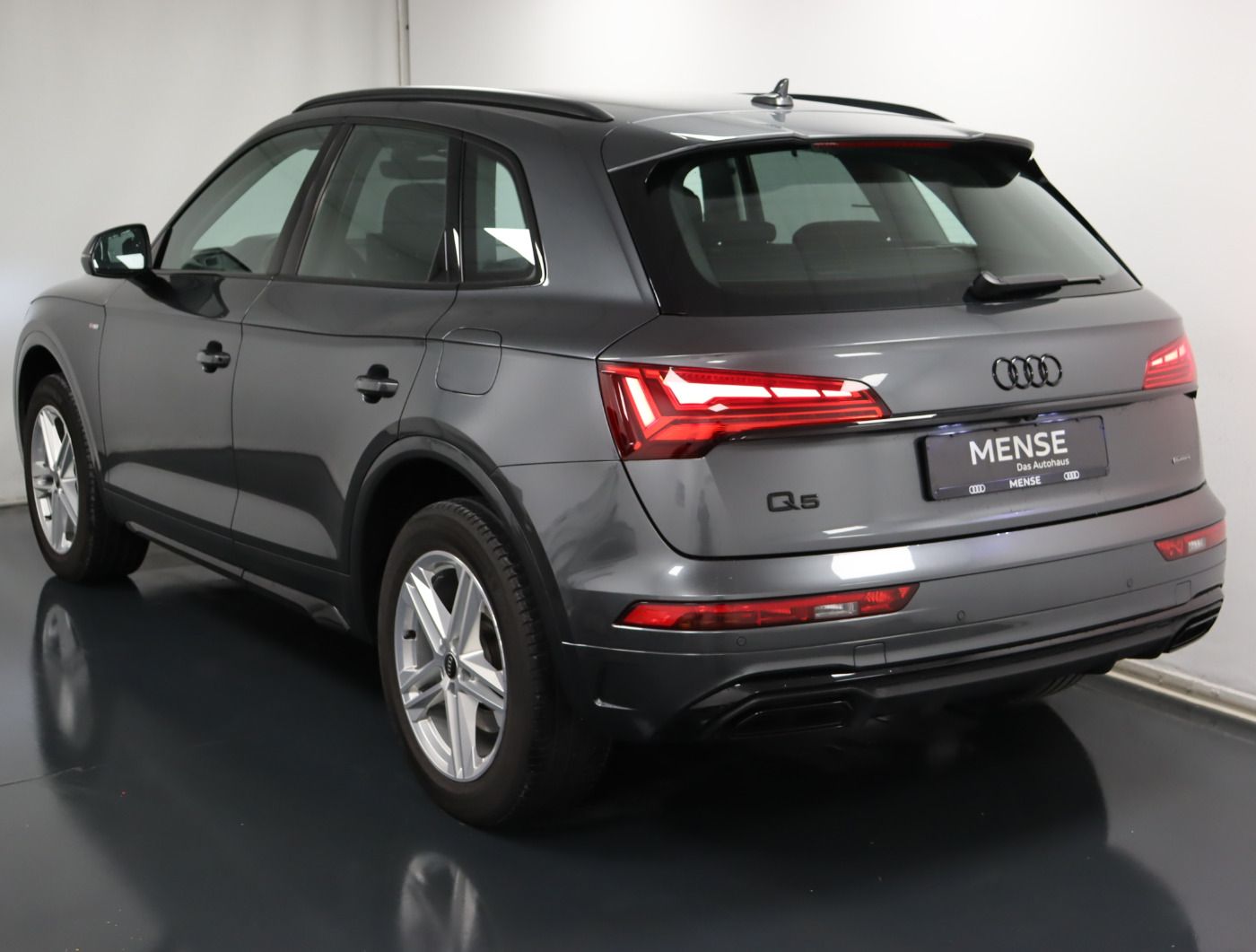 Fahrzeugabbildung Audi Q5 50 TFSI e quattro S tronic S line |FLA|STH|LM