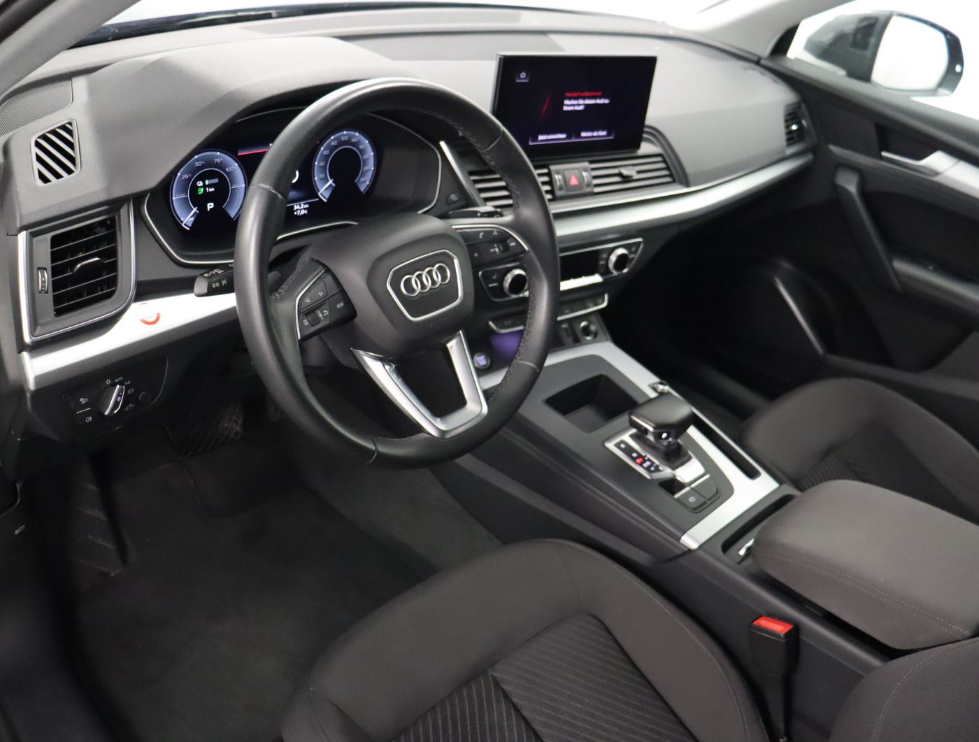 Fahrzeugabbildung Audi Q5 50 TFSI e quattro S tronic S line |FLA|STH|LM