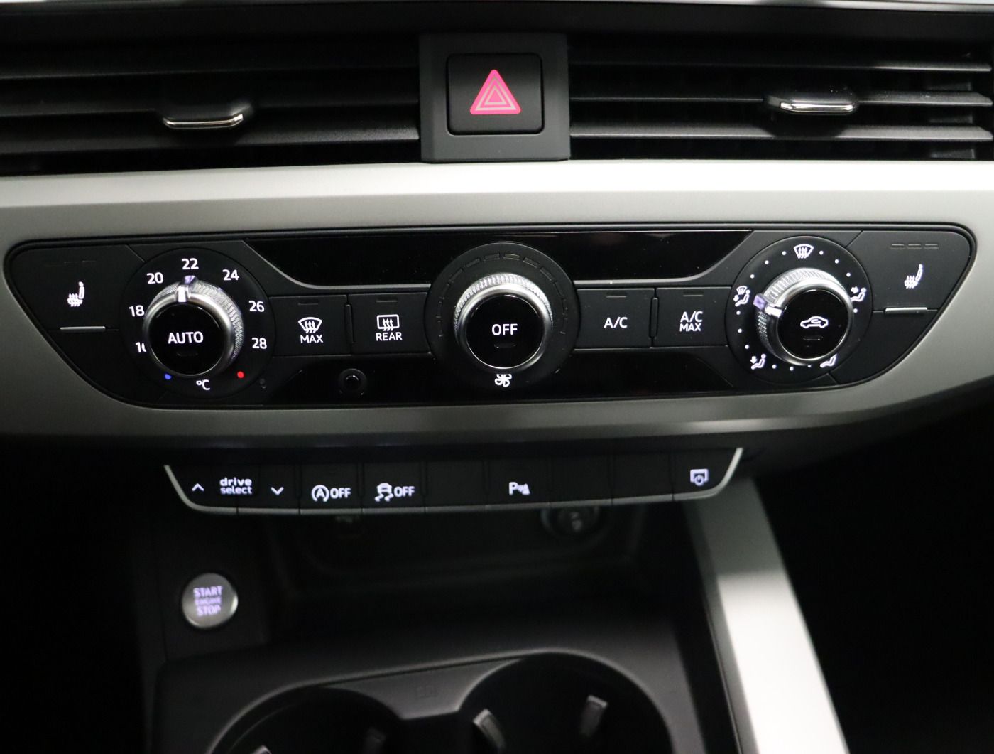 Fahrzeugabbildung Audi A4 Avant 40 TDI S tronic |Pano|FLA|AkustikGlas
