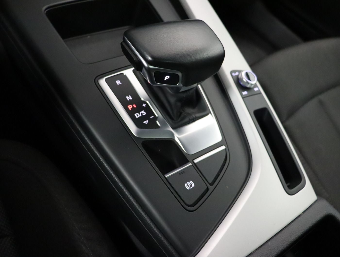 Fahrzeugabbildung Audi A4 Avant 40 TDI S tronic |Pano|FLA|AkustikGlas