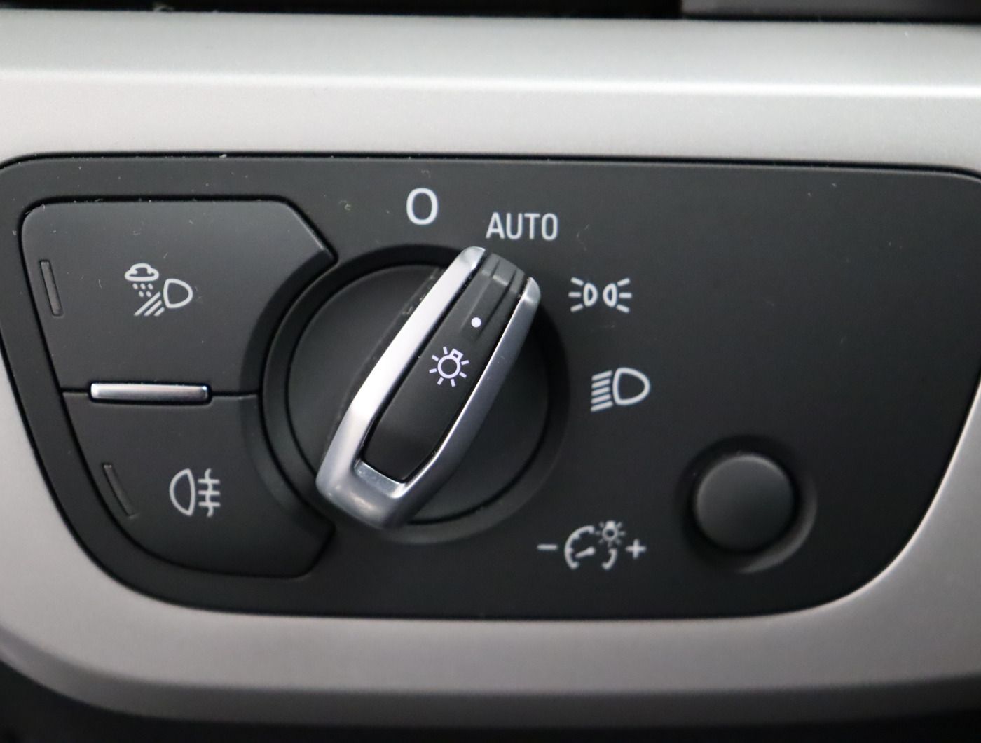 Fahrzeugabbildung Audi A4 Avant 40 TDI S tronic |Pano|FLA|AkustikGlas