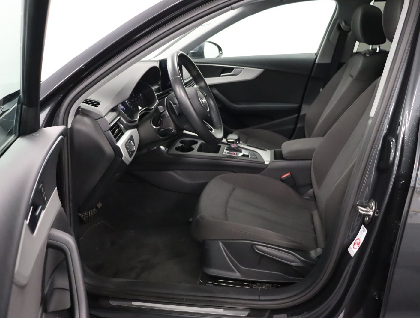 Fahrzeugabbildung Audi A4 Avant 40 TDI S tronic |Pano|FLA|AkustikGlas