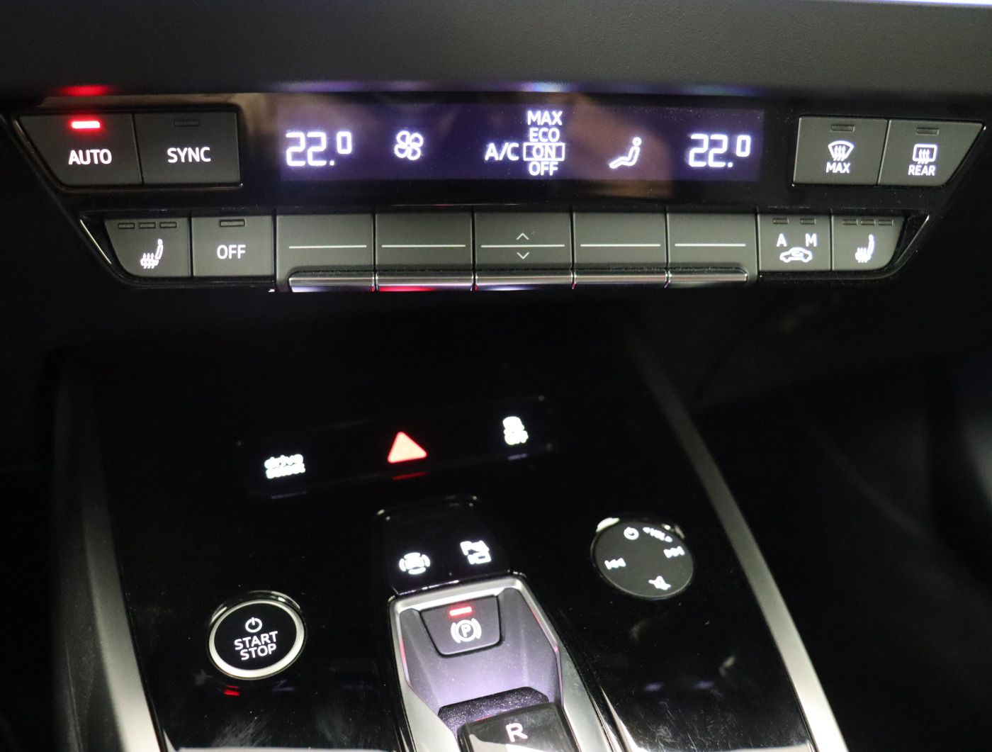 Fahrzeugabbildung Audi Q4 Sportback e-tron 45 quattro advanced |FLA|STH