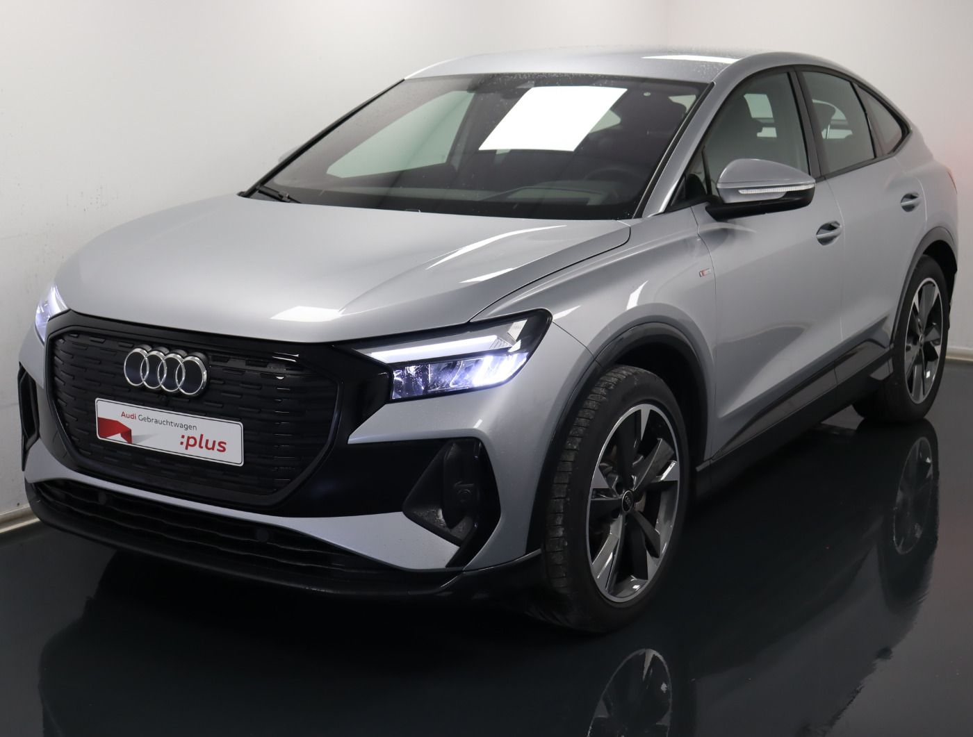 Fahrzeugabbildung Audi Q4 Sportback e-tron 45 e-tron S line |STH|HUD|LM