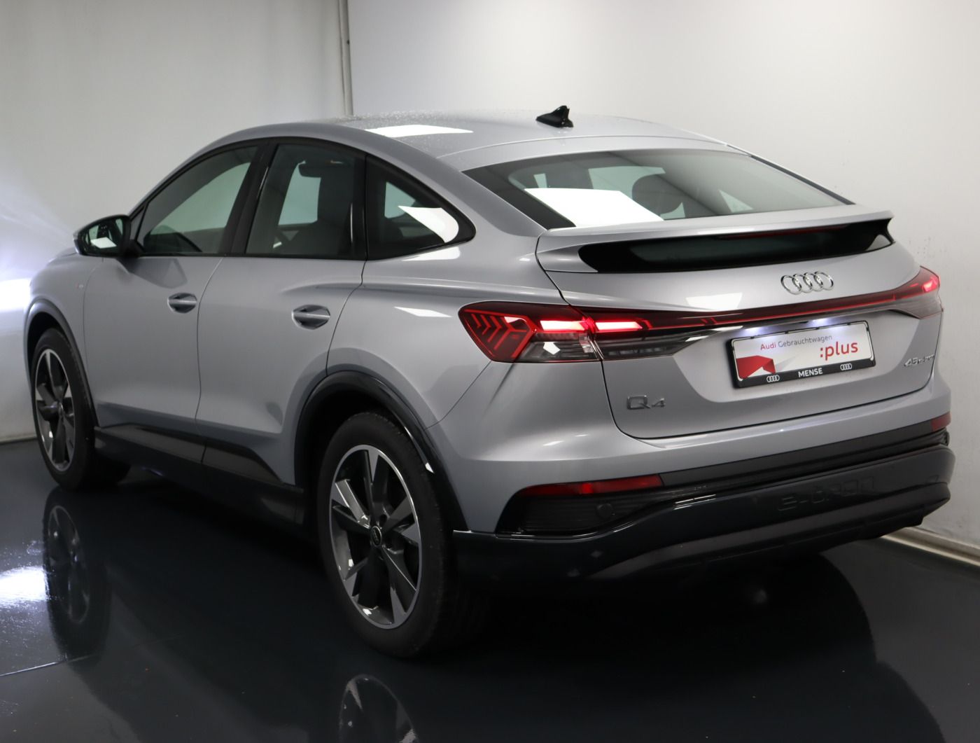 Fahrzeugabbildung Audi Q4 Sportback e-tron 45 e-tron S line |STH|HUD|LM