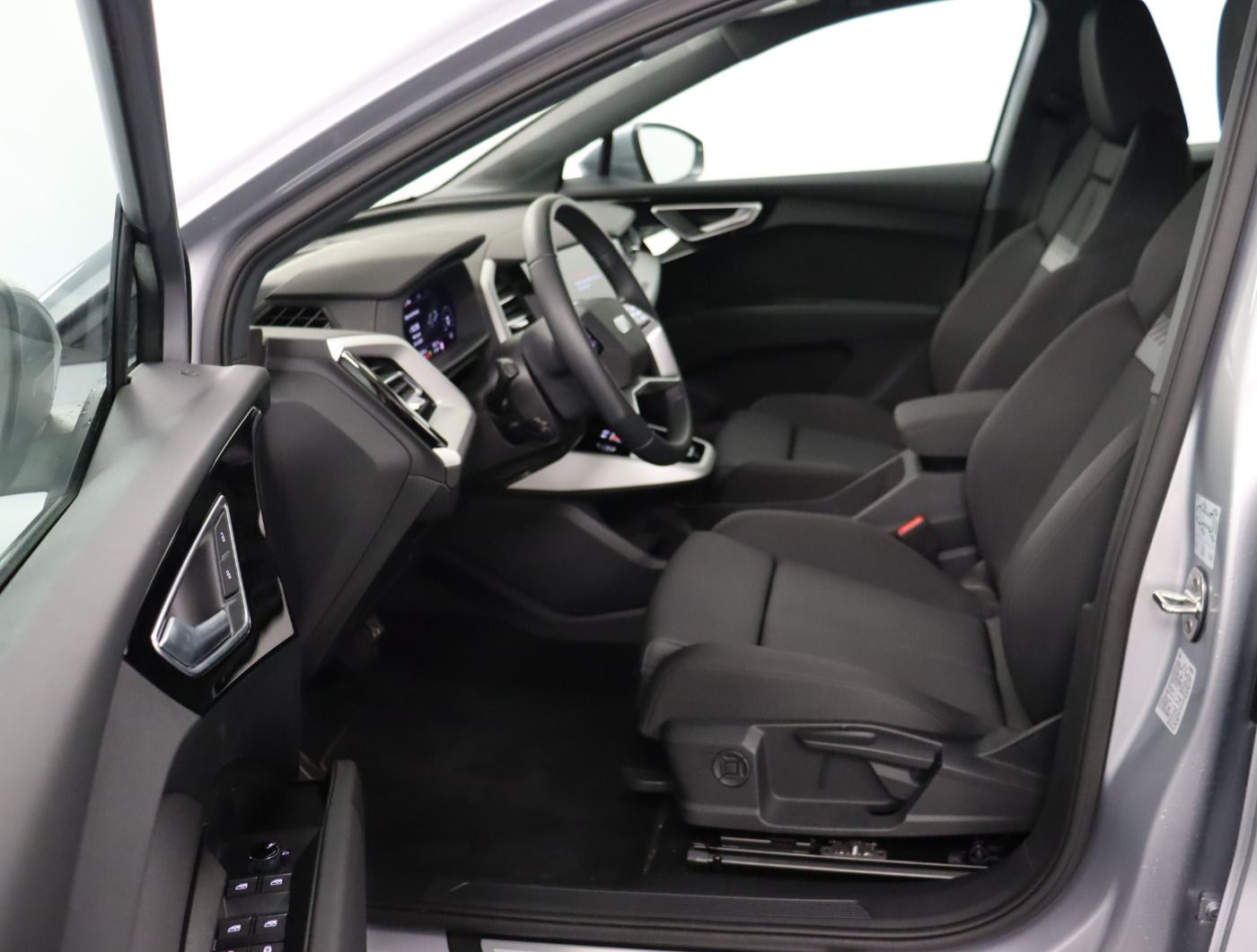 Fahrzeugabbildung Audi Q4 Sportback e-tron 45 e-tron S line |STH|HUD|LM