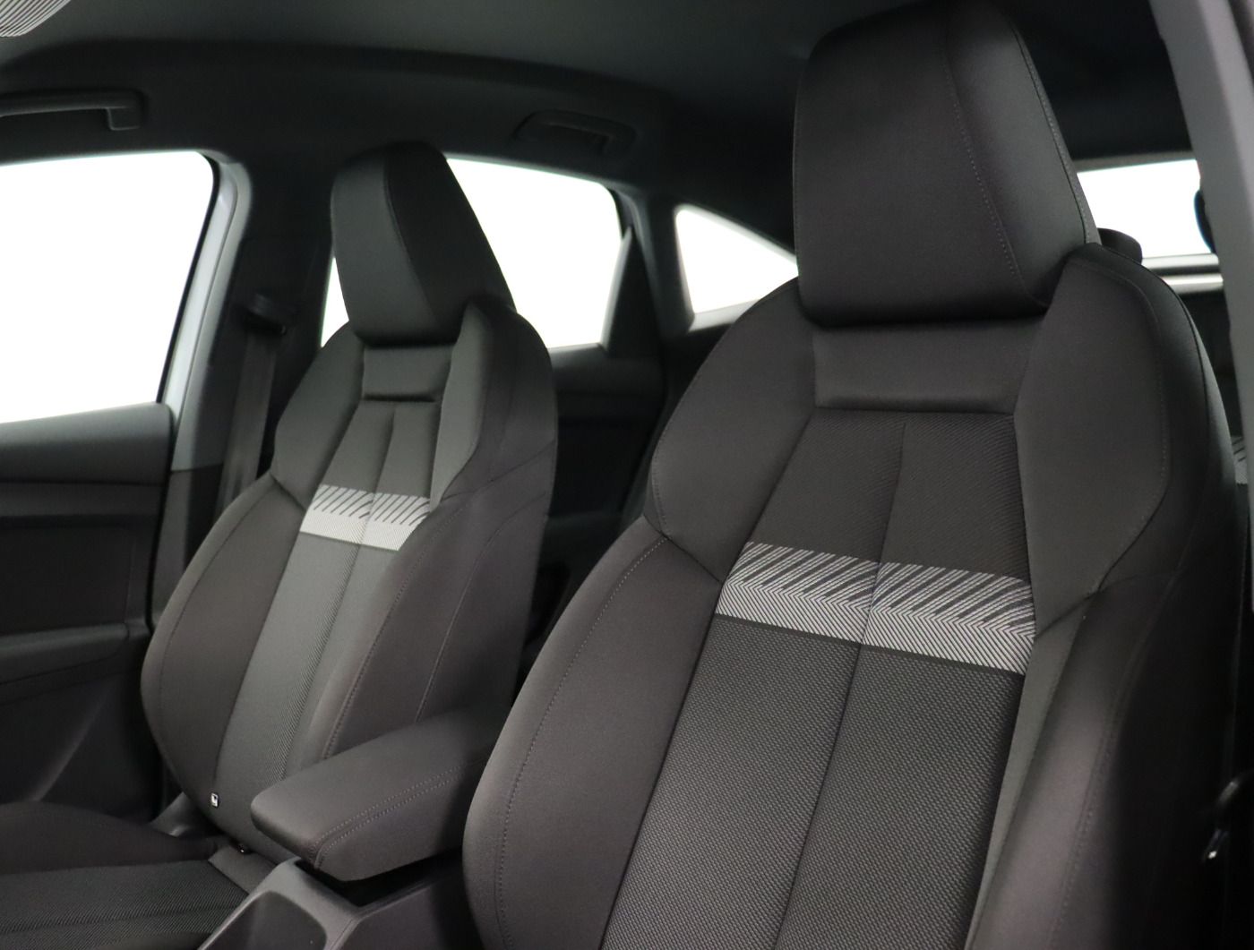 Fahrzeugabbildung Audi Q4 Sportback e-tron 45 e-tron S line |STH|HUD|LM