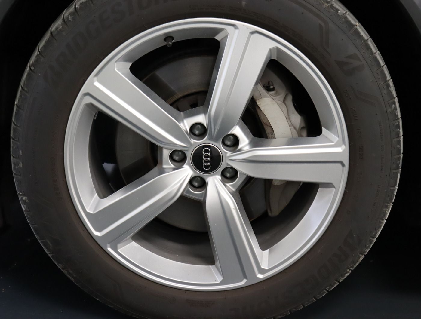 Fahrzeugabbildung Audi Q8 e-tron 55 quattro advanced |Matrix|Luft|LED