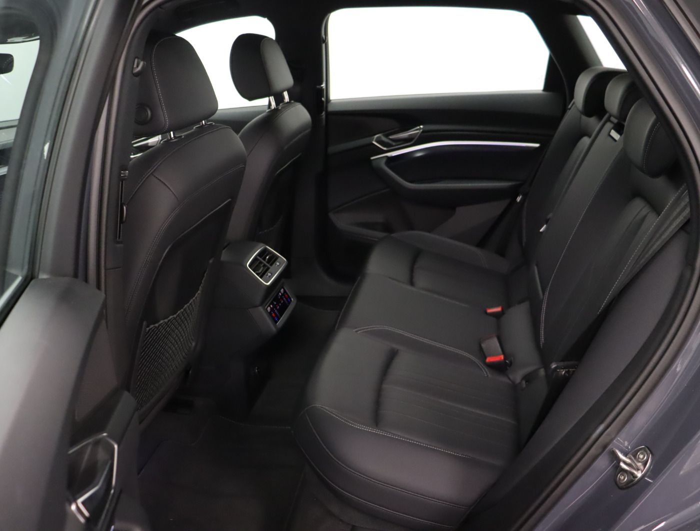 Fahrzeugabbildung Audi Q8 e-tron 55 quattro advanced |Matrix|Luft|LED