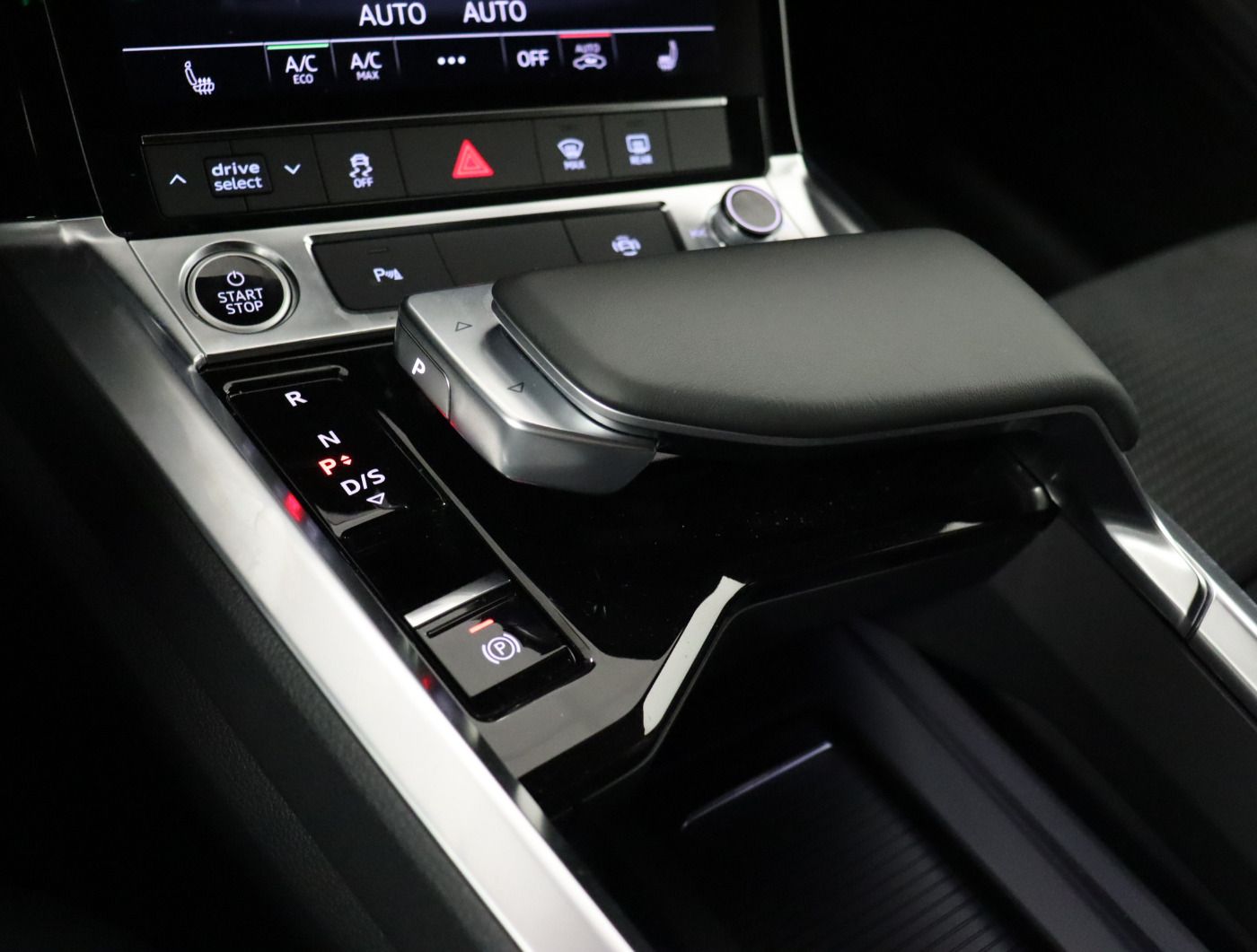 Fahrzeugabbildung Audi Q8 e-tron 55 quattro advanced |Luft|LED|ACC|HUD