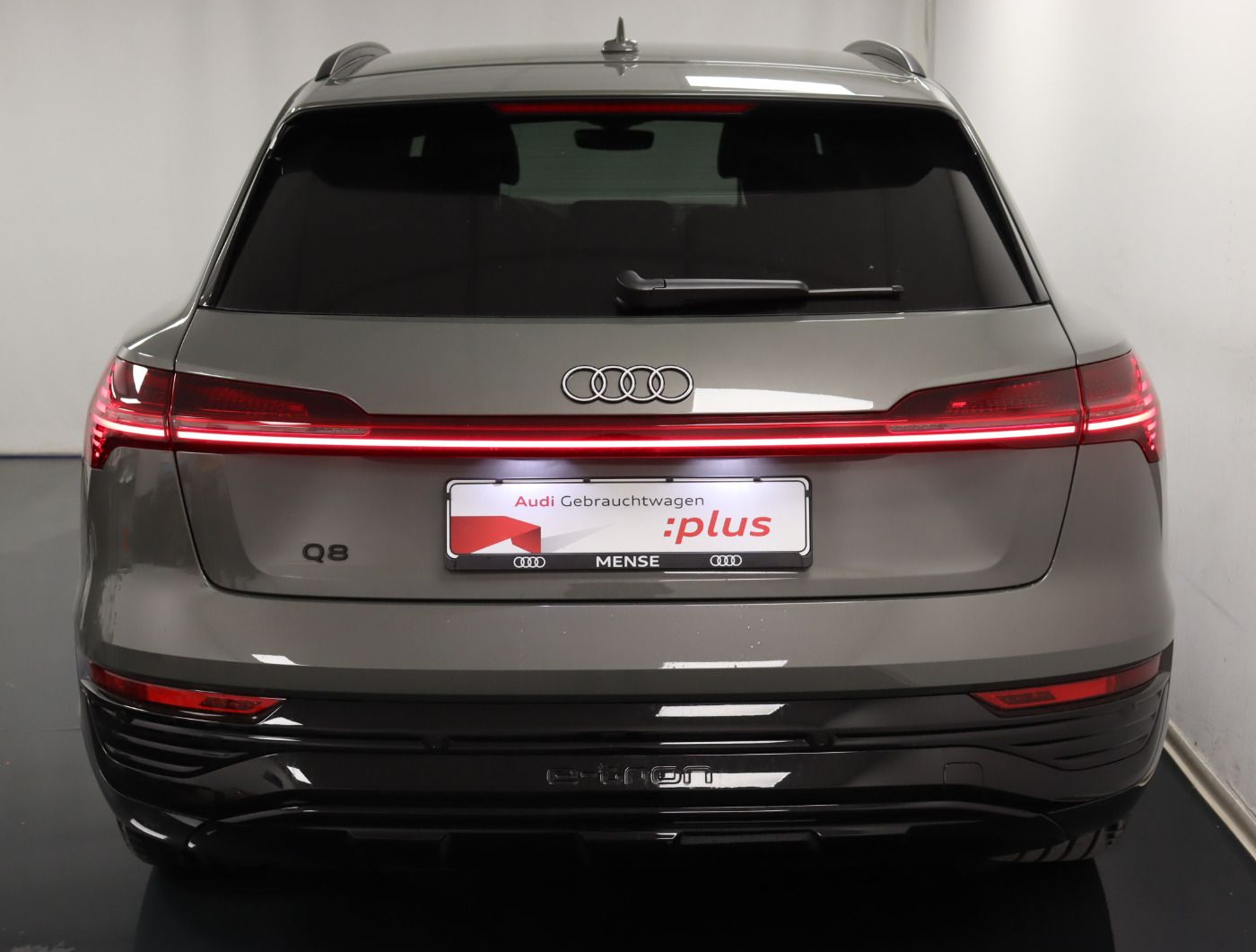 Fahrzeugabbildung Audi Q8 e-tron 55 quattro advanced |Luft|LED|ACC|HUD