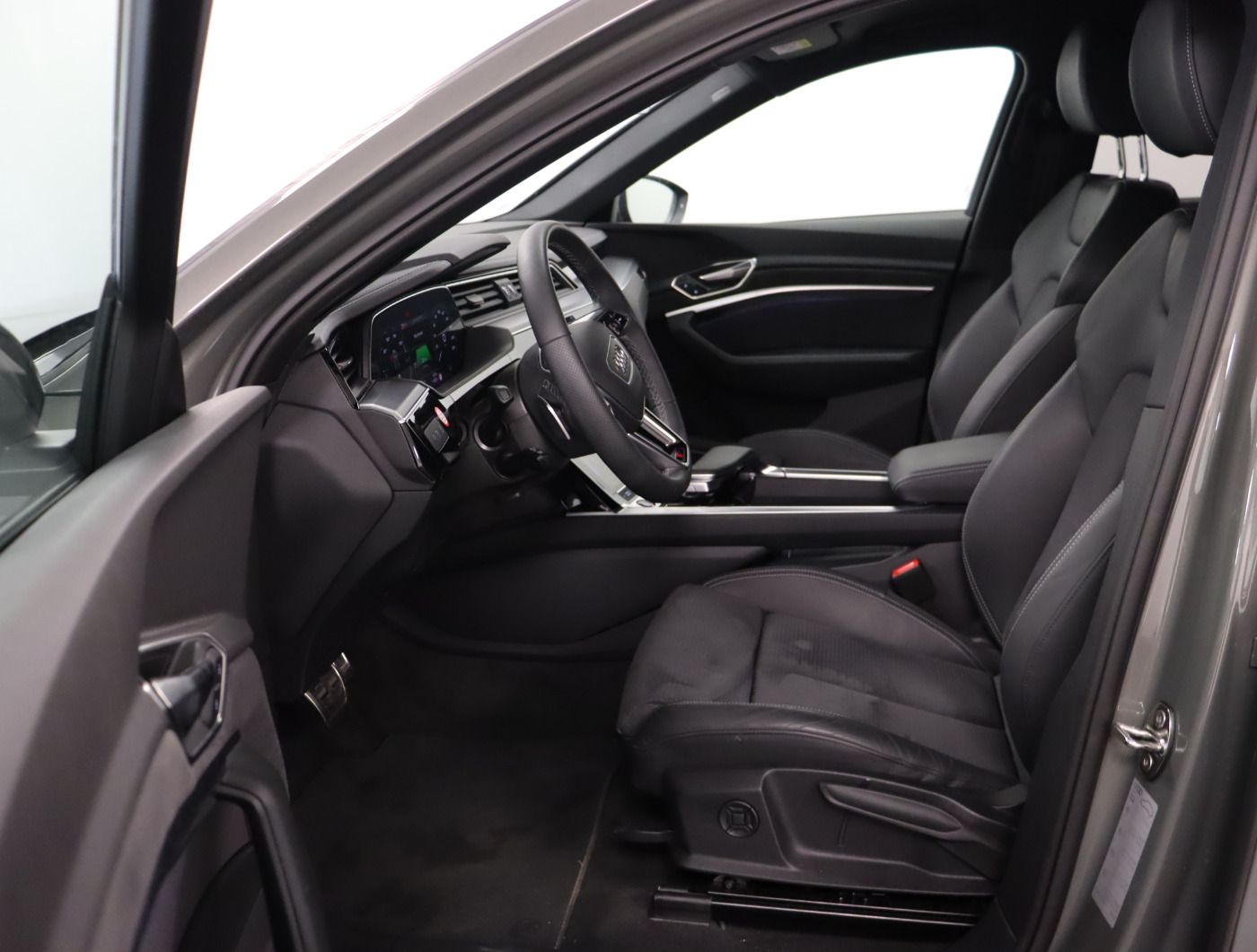 Fahrzeugabbildung Audi Q8 e-tron 55 quattro advanced |Luft|LED|ACC|HUD