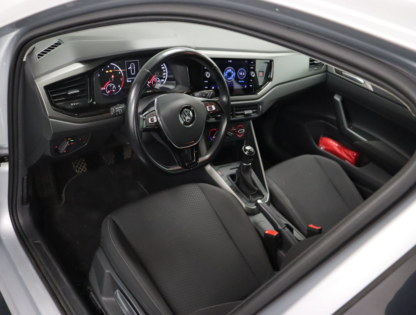 Fahrzeugabbildung Volkswagen Polo 1.0 TSI Comfortline |CarPlay|LM