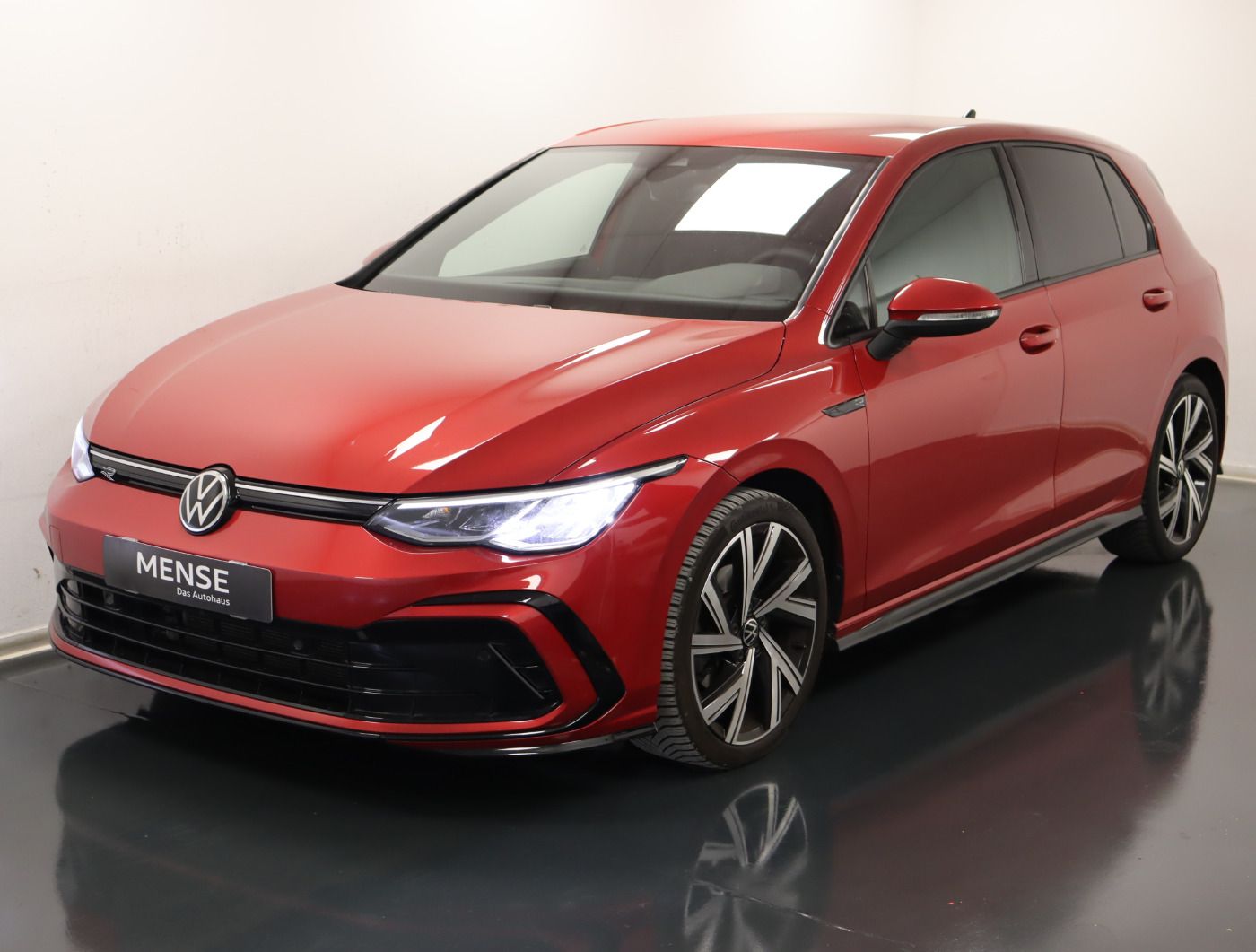 Fahrzeugabbildung Volkswagen Golf VIII 1.5 eTSI DSG R-Line |ACC|VirtualCP|LM