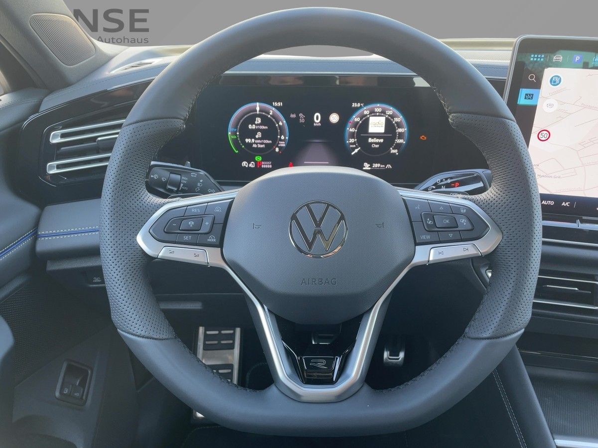 Fahrzeugabbildung Volkswagen Tiguan eHybrid R-Line AHK Pano BlackStyle Navi