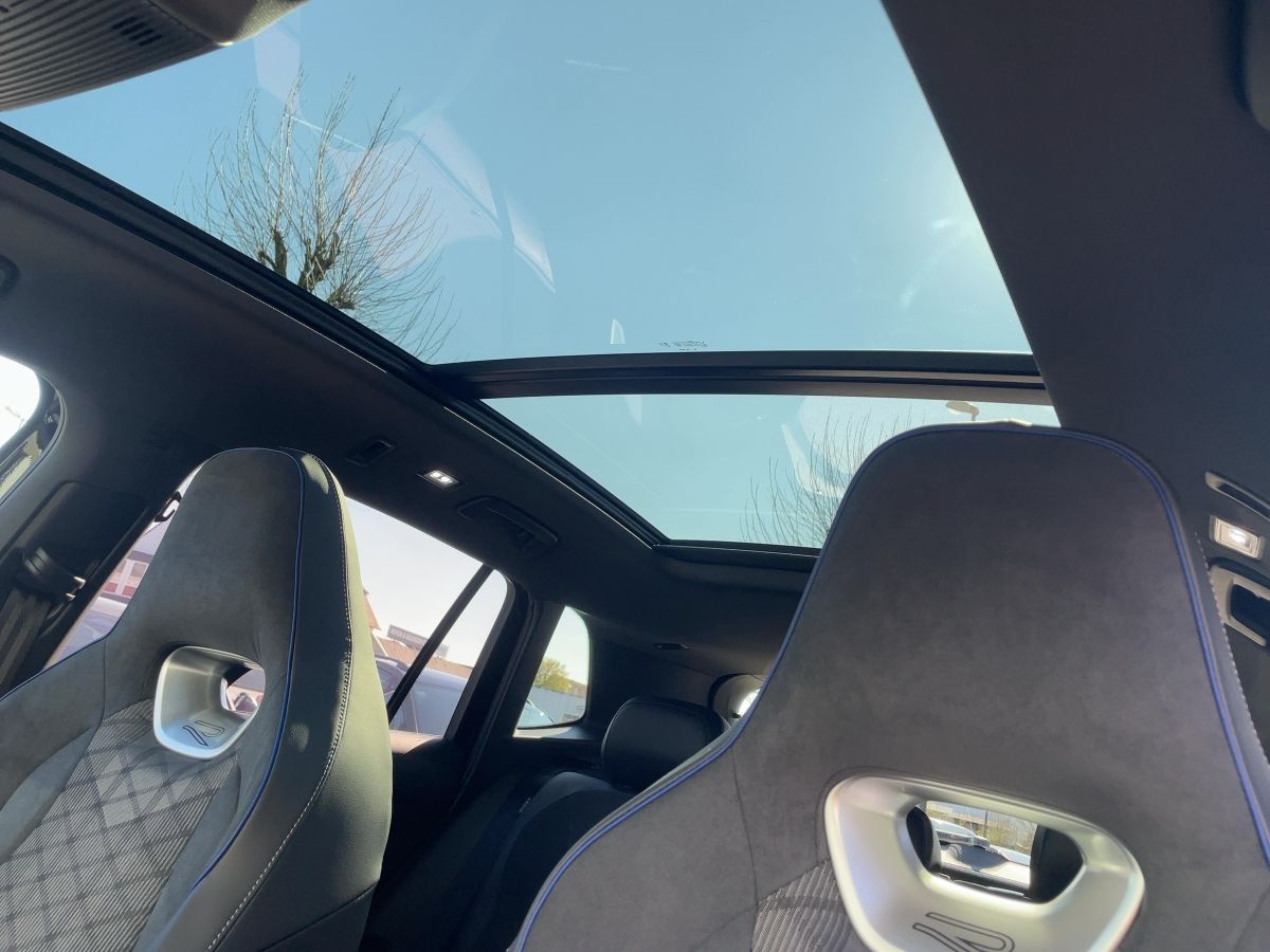 Fahrzeugabbildung Volkswagen Tiguan eHybrid R-Line AHK Pano BlackStyle Navi