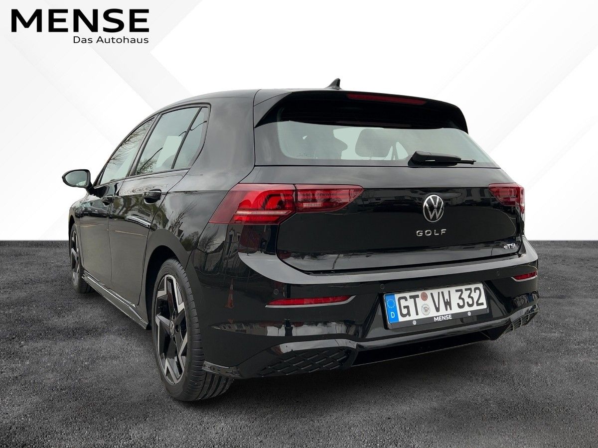Fahrzeugabbildung Volkswagen Golf 1.5 eTSI DSG R-Line Navi HUD SideAssist ACC