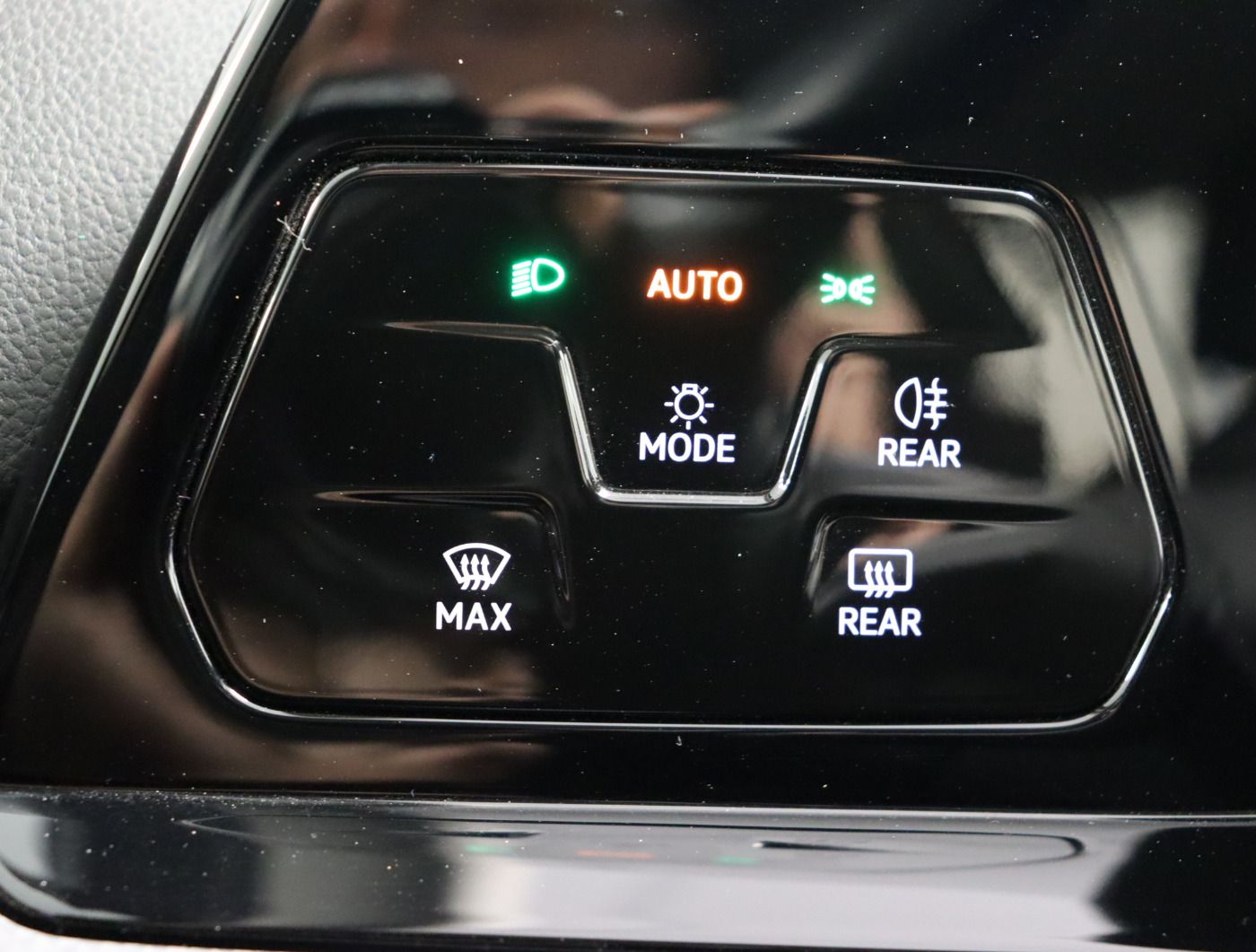 Fahrzeugabbildung Volkswagen Golf VIII 1.5 TSI ACTIVE |VirtualCP|ACC|CarPlay
