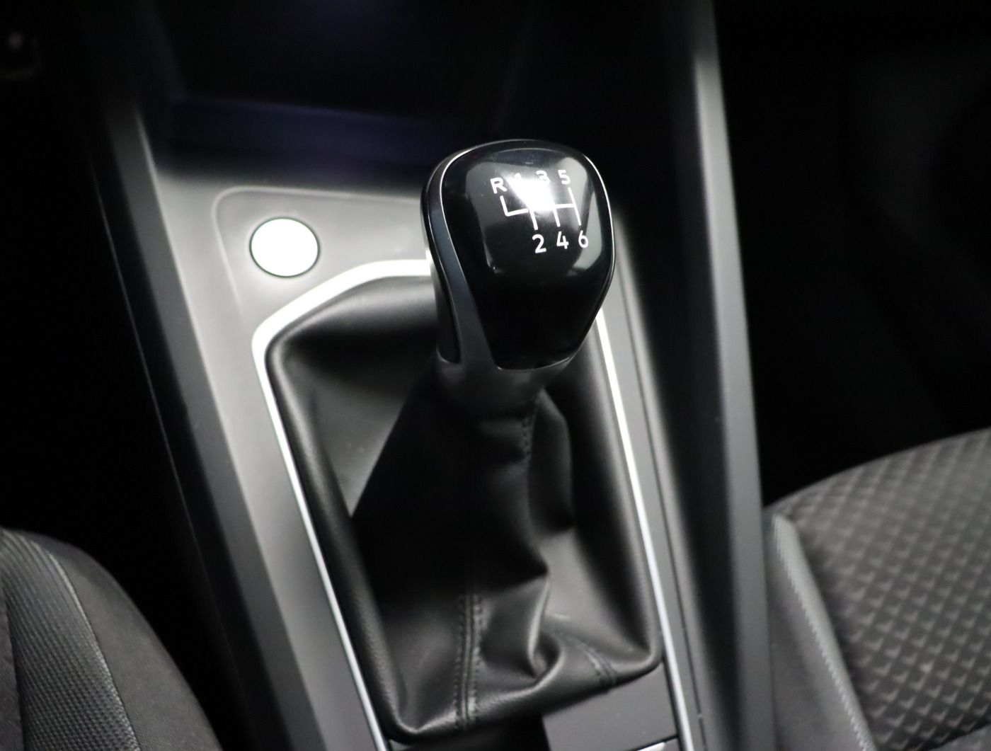 Fahrzeugabbildung Volkswagen Golf VIII 1.5 TSI ACTIVE |VirtualCP|ACC|CarPlay