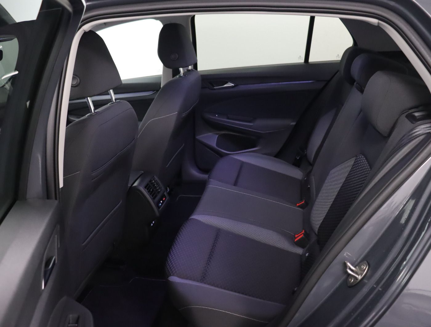 Fahrzeugabbildung Volkswagen Golf VIII 1.5 TSI ACTIVE |VirtualCP|ACC|CarPlay