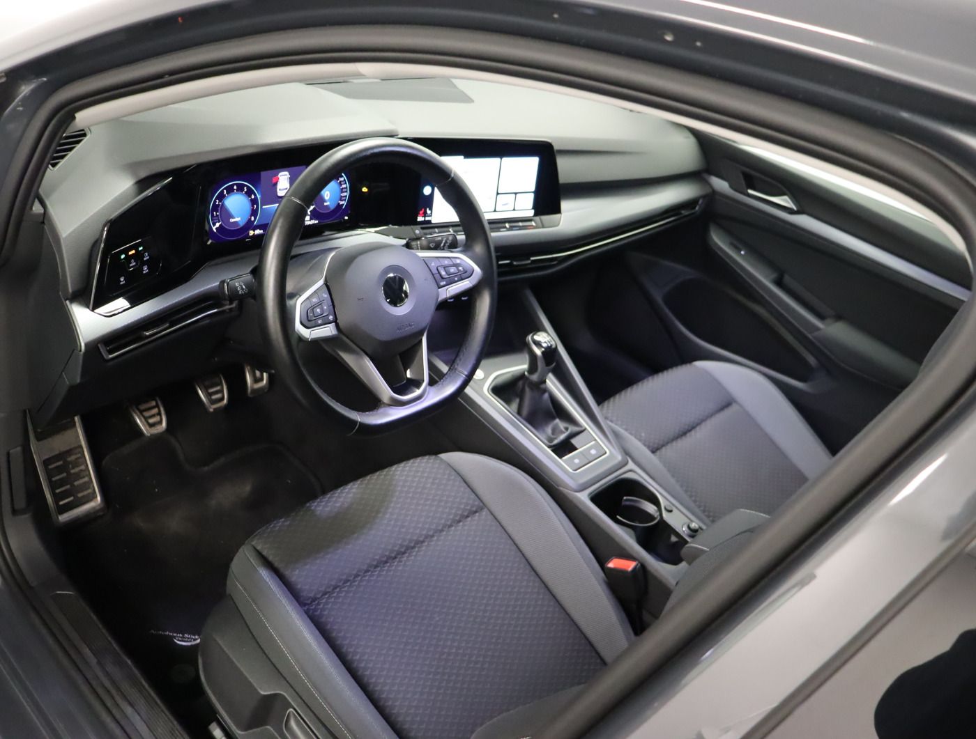 Fahrzeugabbildung Volkswagen Golf VIII 1.5 TSI ACTIVE |VirtualCP|ACC|CarPlay