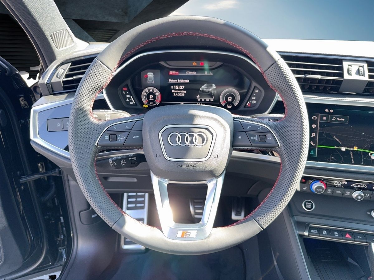 Fahrzeugabbildung Audi Q3 S line 40TFSI quattro S tronic AHK Pano