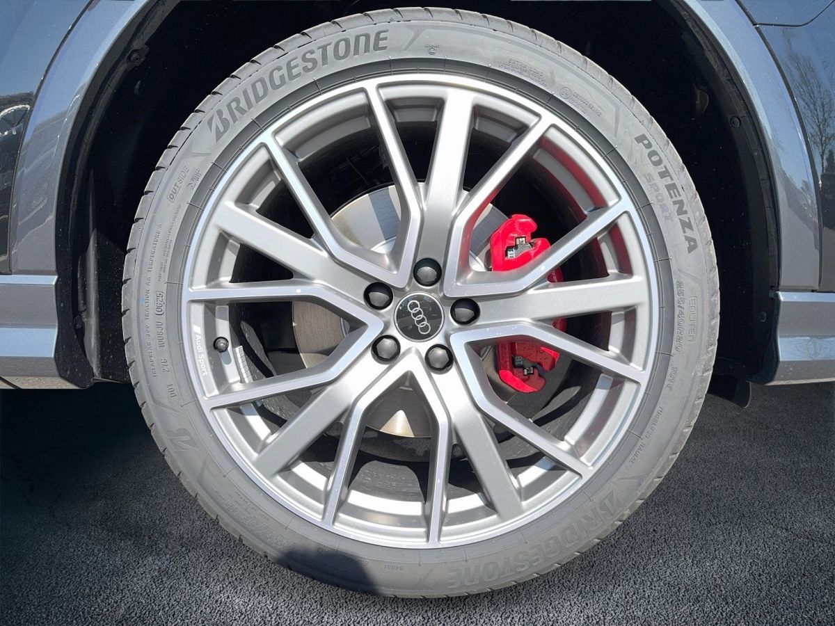 Fahrzeugabbildung Audi Q3 S line 40TFSI quattro S tronic AHK Pano