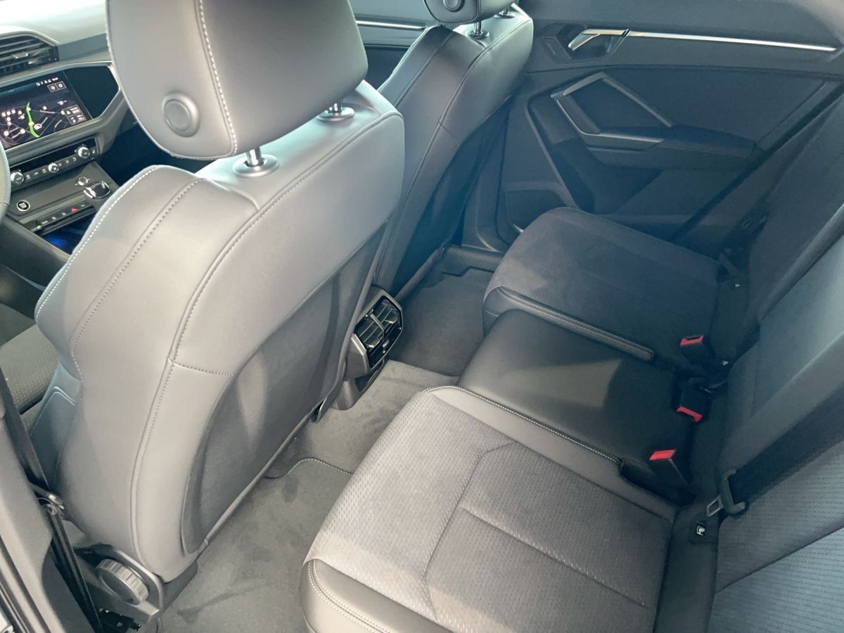 Fahrzeugabbildung Audi Q3 Sportback S line 40 TFSI quattro Pano AHK