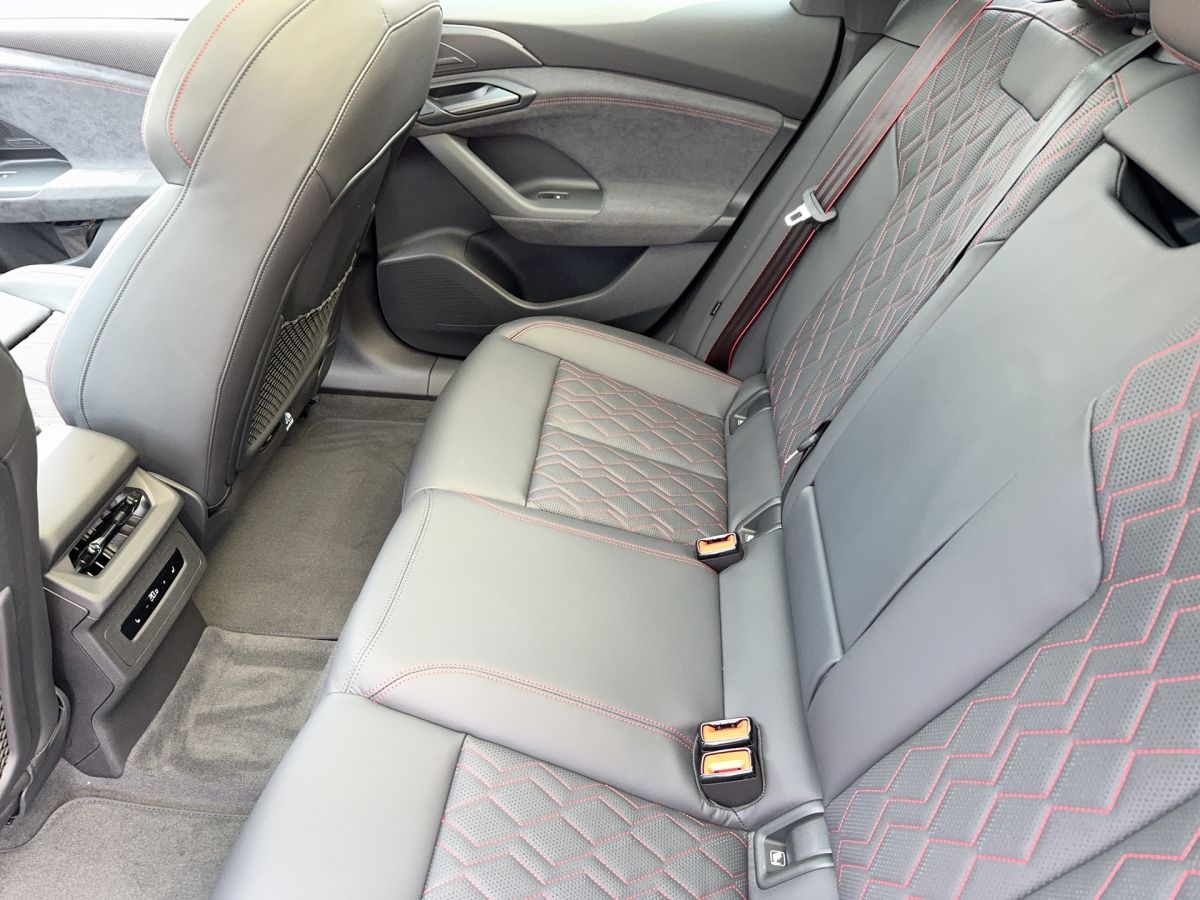 Fahrzeugabbildung Audi A6 e-tron Sportback quattro |AHK|HUD|STH|SpurH
