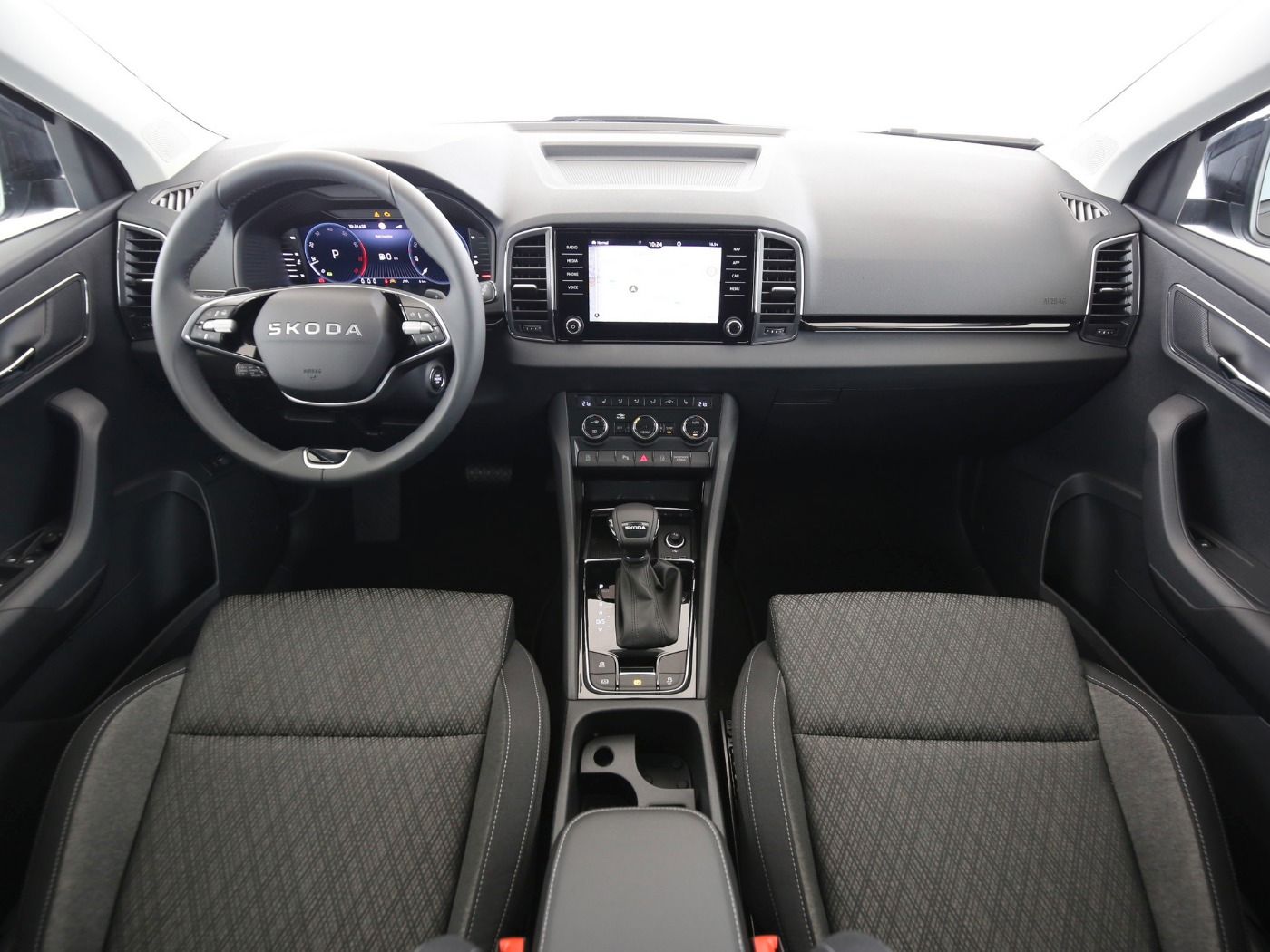 Fahrzeugabbildung SKODA Karoq Karoq Tour 1.5l TSI 110 kW 7-Gang-DSG AHK| - mit KI generiert/bearbeitet