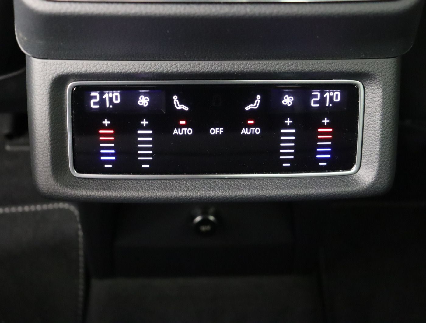 Fahrzeugabbildung Audi Q8 e-tron Sportback 55 quattro advanced |Luft