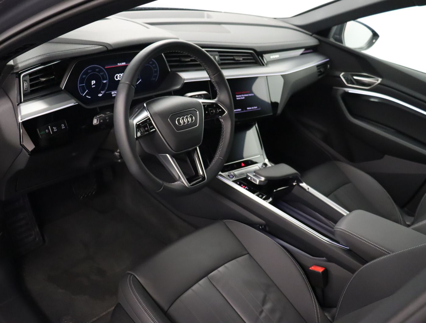 Fahrzeugabbildung Audi Q8 e-tron Sportback 55 quattro advanced |Luft