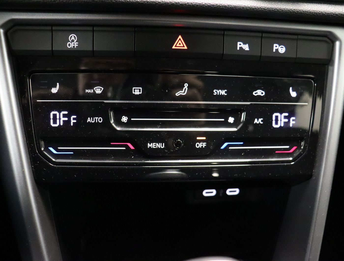 Fahrzeugabbildung Volkswagen T-Roc 1.0 TSI LIFE |VirtualCP|CarPlay|LM|KlimaA