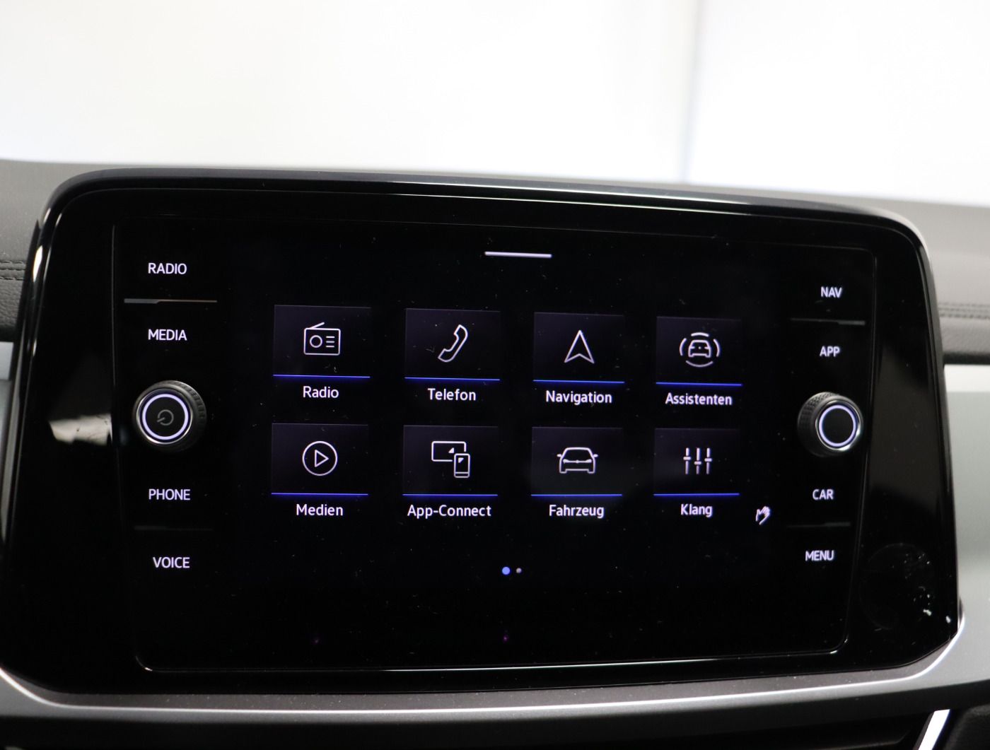 Fahrzeugabbildung Volkswagen T-Roc 1.0 TSI LIFE |VirtualCP|CarPlay|LM|KlimaA
