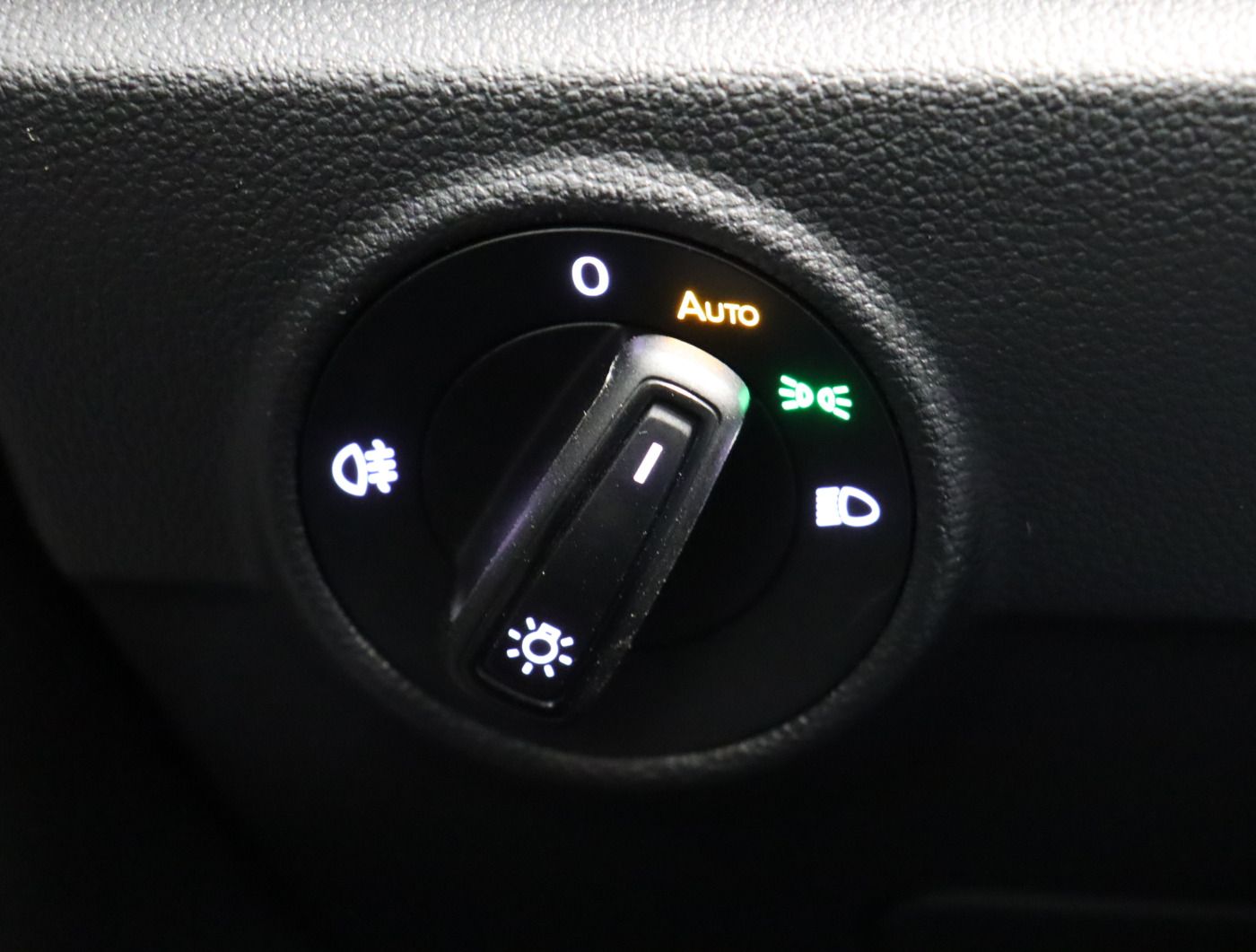 Fahrzeugabbildung Volkswagen T-Roc 1.0 TSI LIFE |VirtualCP|CarPlay|LM|KlimaA