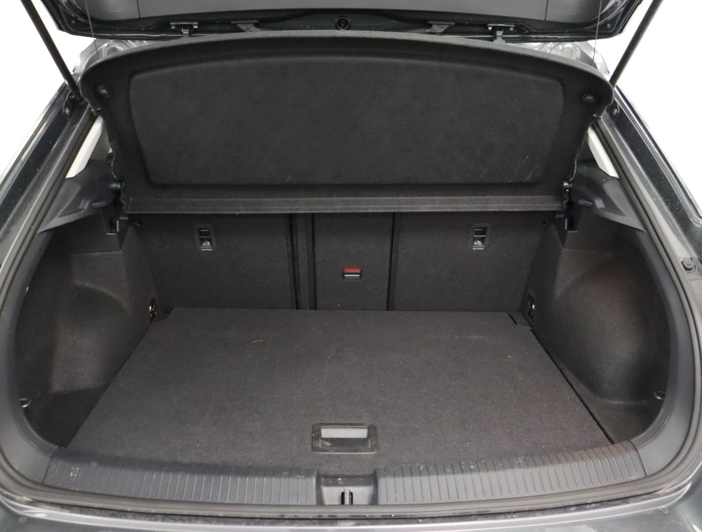 Fahrzeugabbildung Volkswagen T-Roc 1.0 TSI LIFE |VirtualCP|CarPlay|LM|KlimaA