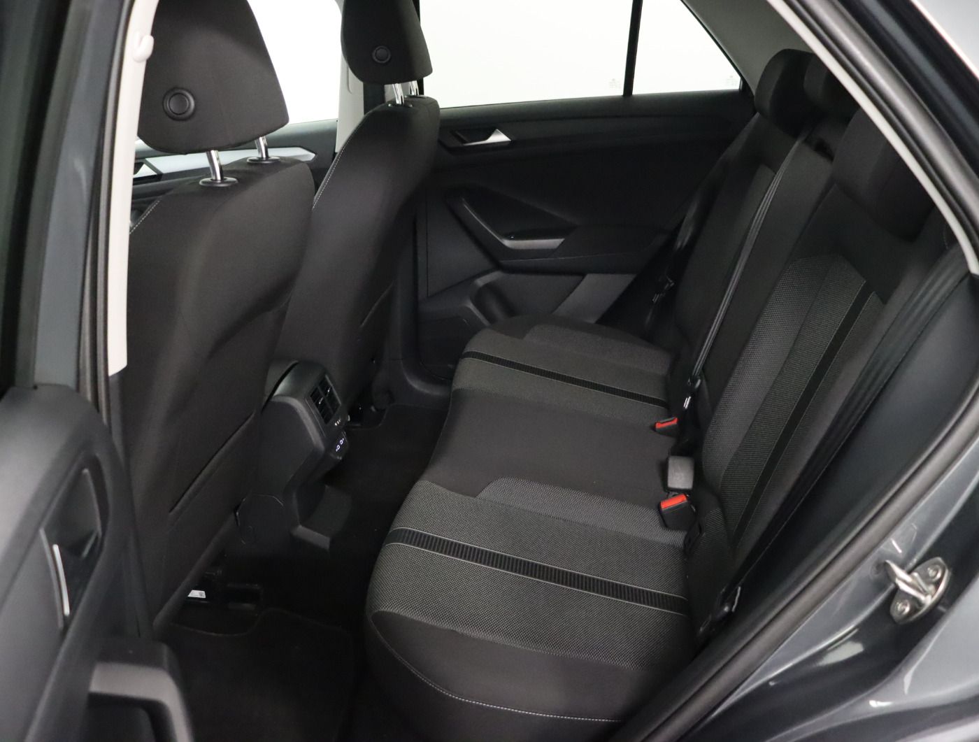 Fahrzeugabbildung Volkswagen T-Roc 1.0 TSI LIFE |VirtualCP|CarPlay|LM|KlimaA