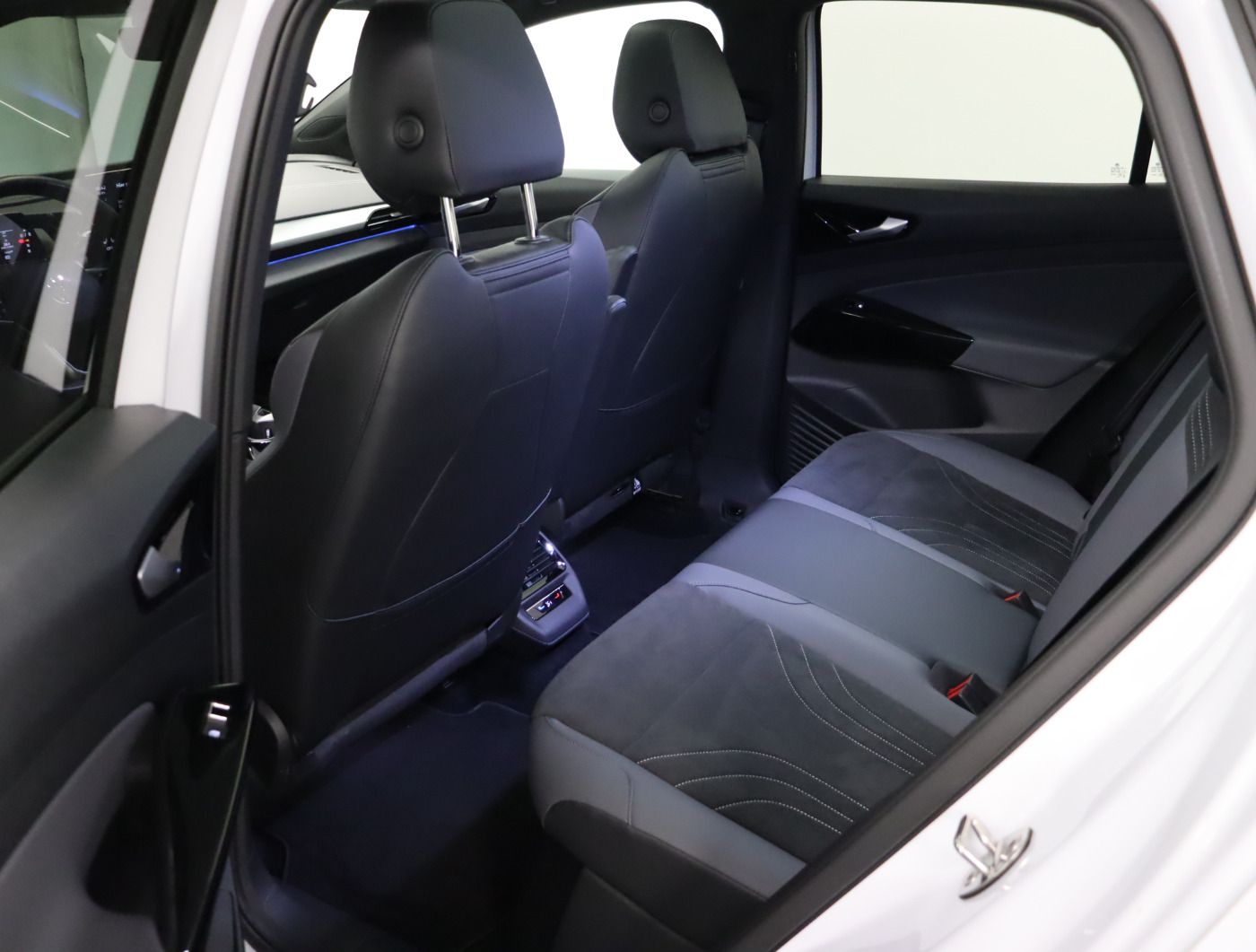 Fahrzeugabbildung Volkswagen ID.4 Pro Performance |AHK|Massage|WPumpe|CarPlay