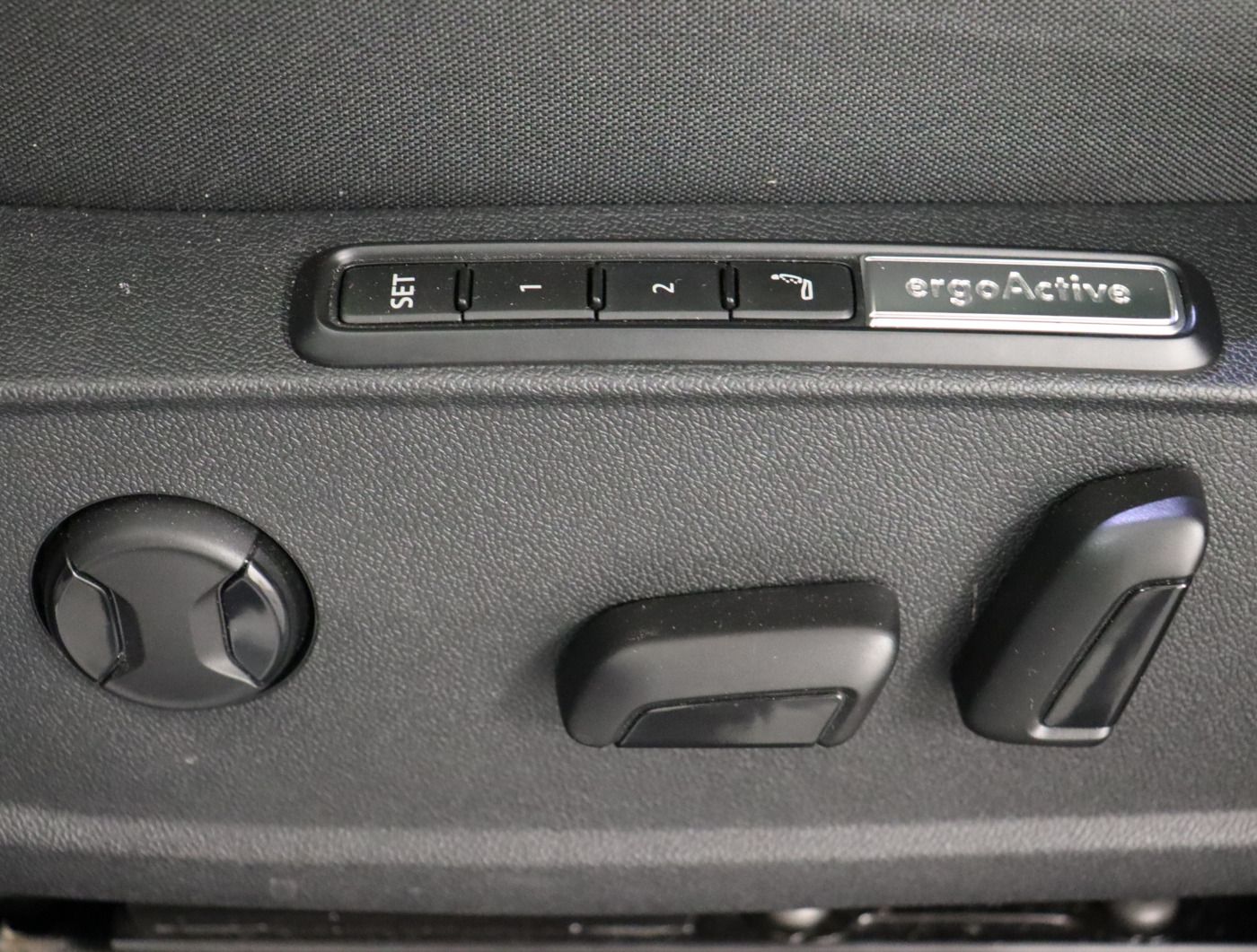 Fahrzeugabbildung Volkswagen ID.4 Pro Performance |AHK|Massage|WPumpe|CarPlay