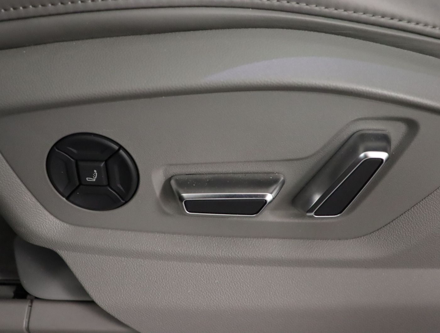 Fahrzeugabbildung Audi Q7 45 TDI quattro S line |Matrix|Luft|Pano