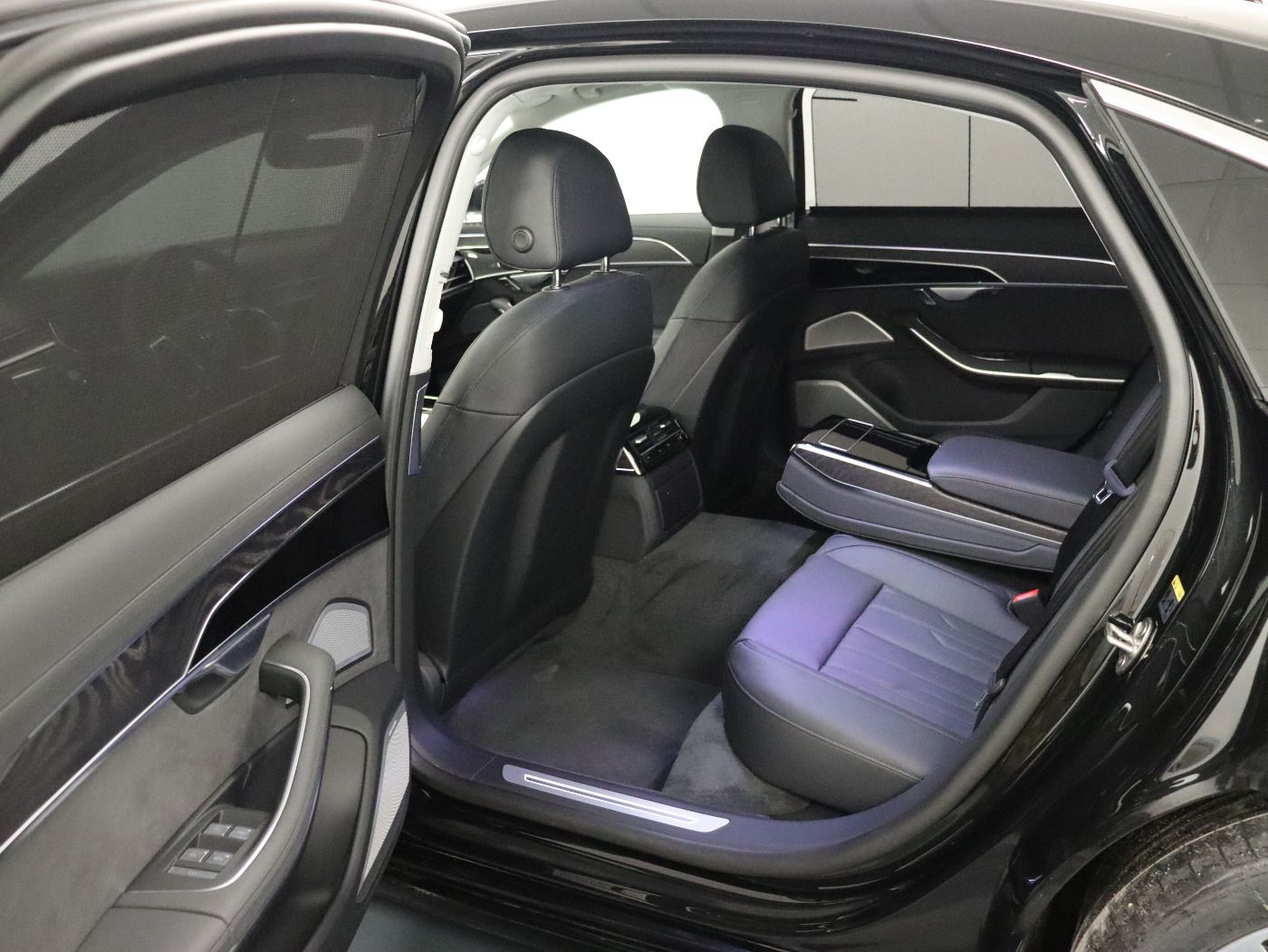 Fahrzeugabbildung Audi A8 lang 60 TFSI e quattro |Matrix|Luft|Pano|B&O