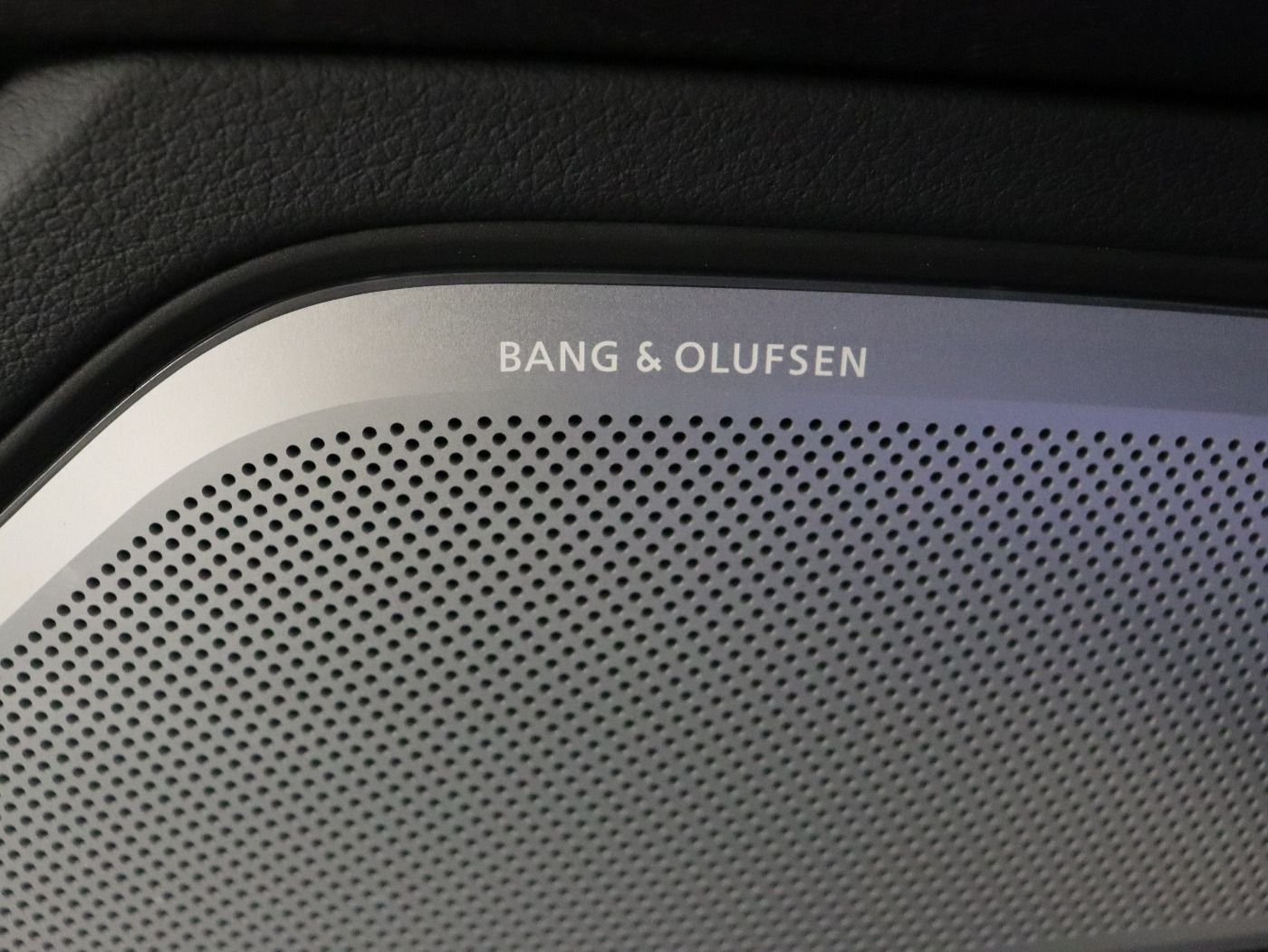 Fahrzeugabbildung Audi A8 lang 60 TFSI e quattro |Matrix|Luft|Pano|B&O
