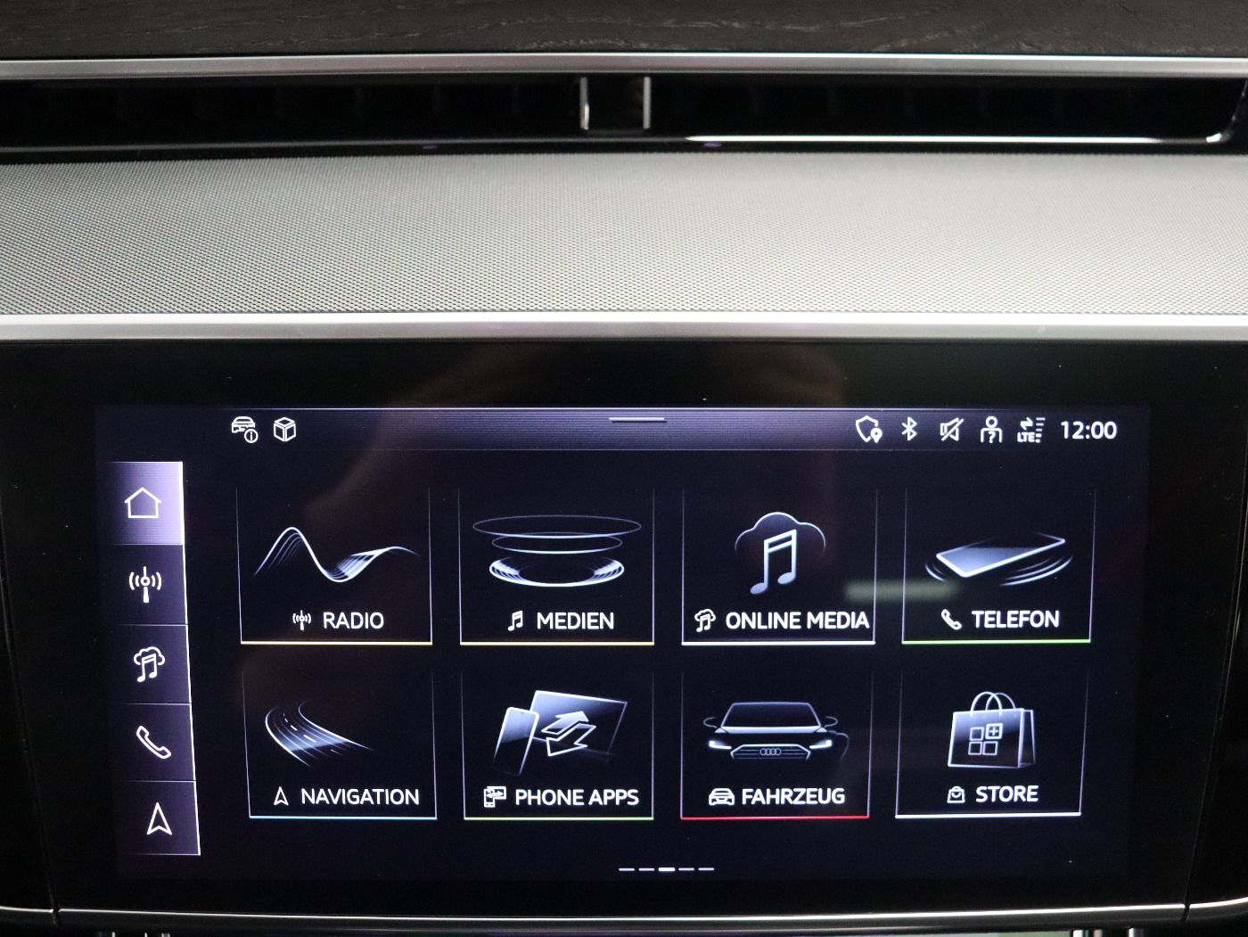 Fahrzeugabbildung Audi A8 lang 60 TFSI e quattro |Matrix|Luft|Pano|B&O