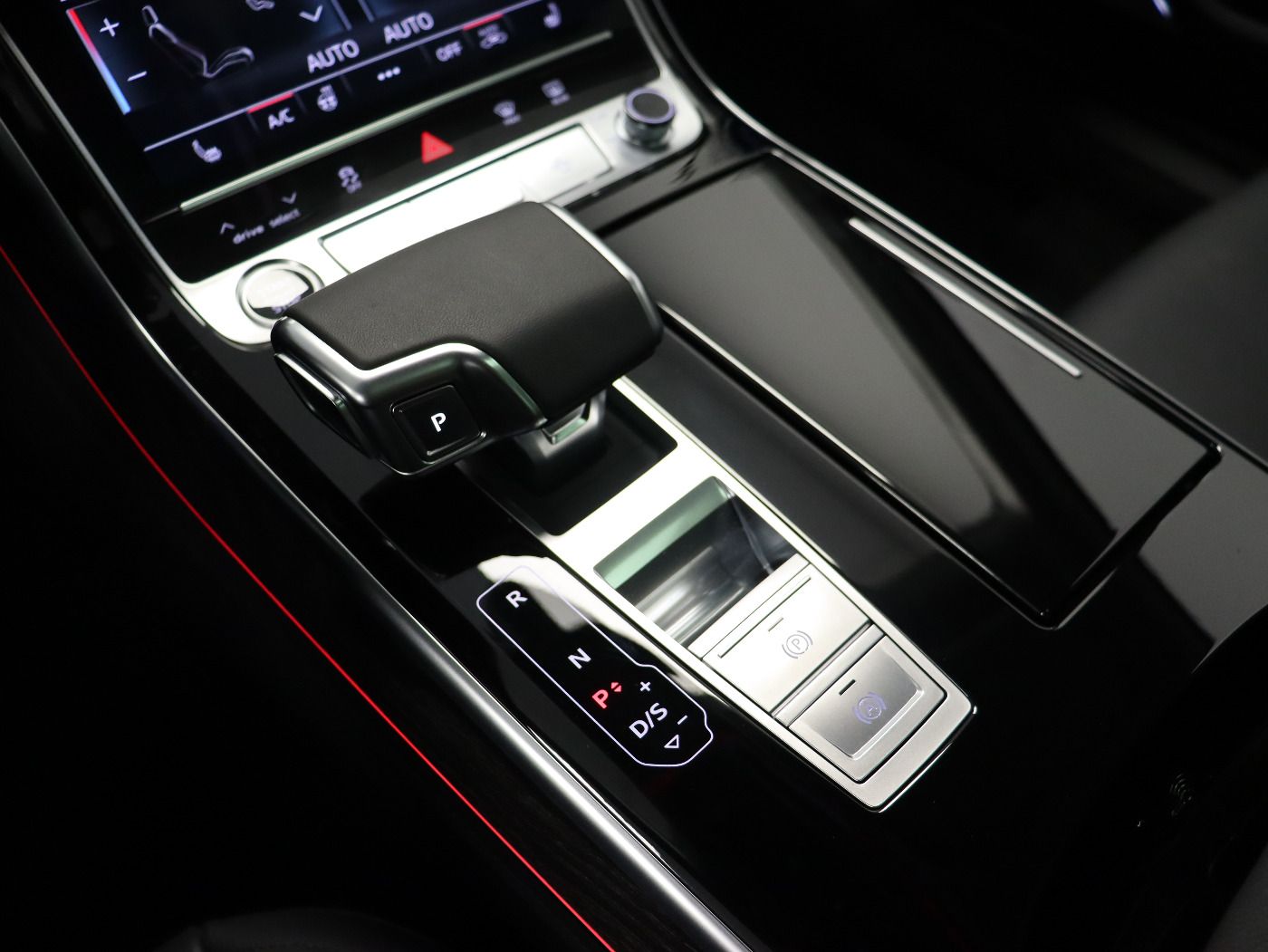 Fahrzeugabbildung Audi A8 lang 60 TFSI e quattro |Matrix|Luft|Pano|B&O